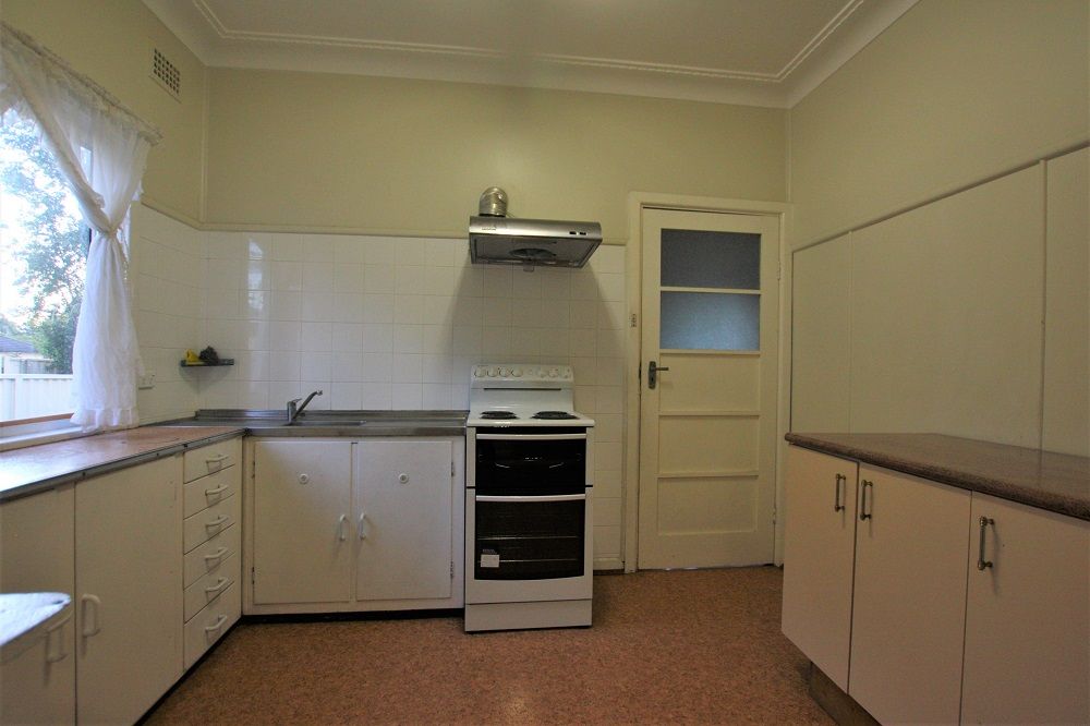 32 Macquarie Road, Ingleburn, NSW 2565