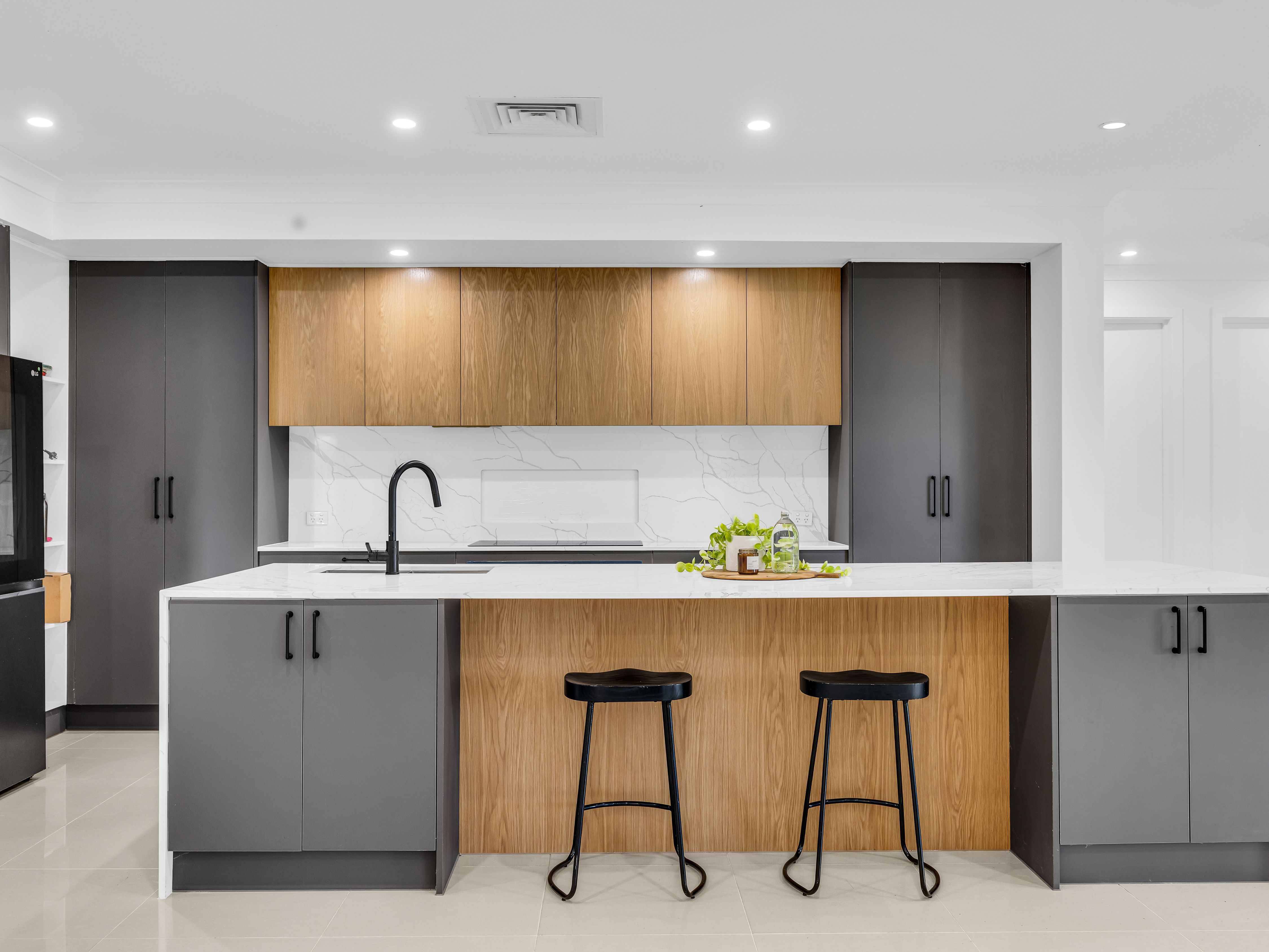 17 Vivian Place — photo 7 of 22
