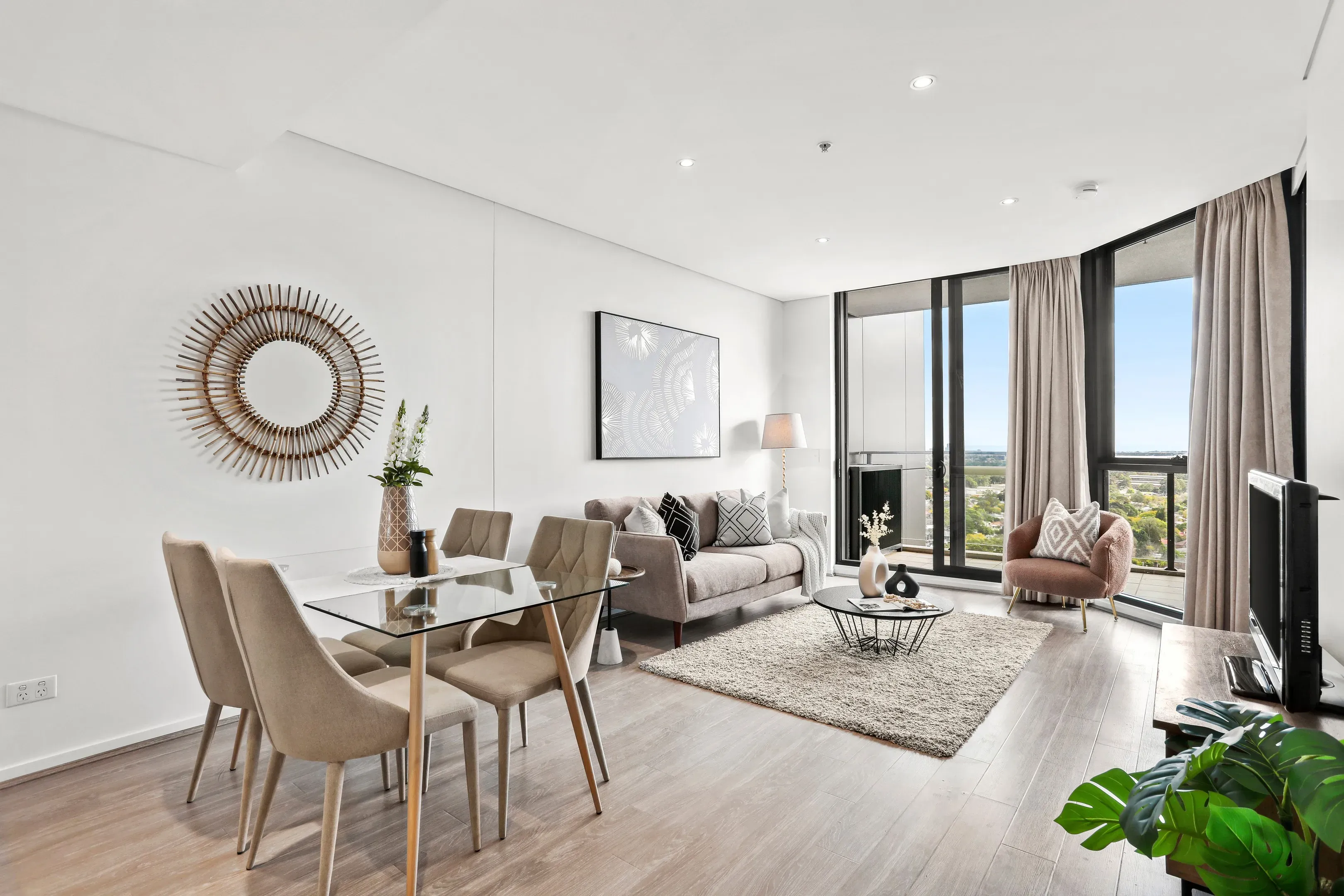 806G/4 Devlin Street — photo from Ray White Riverside