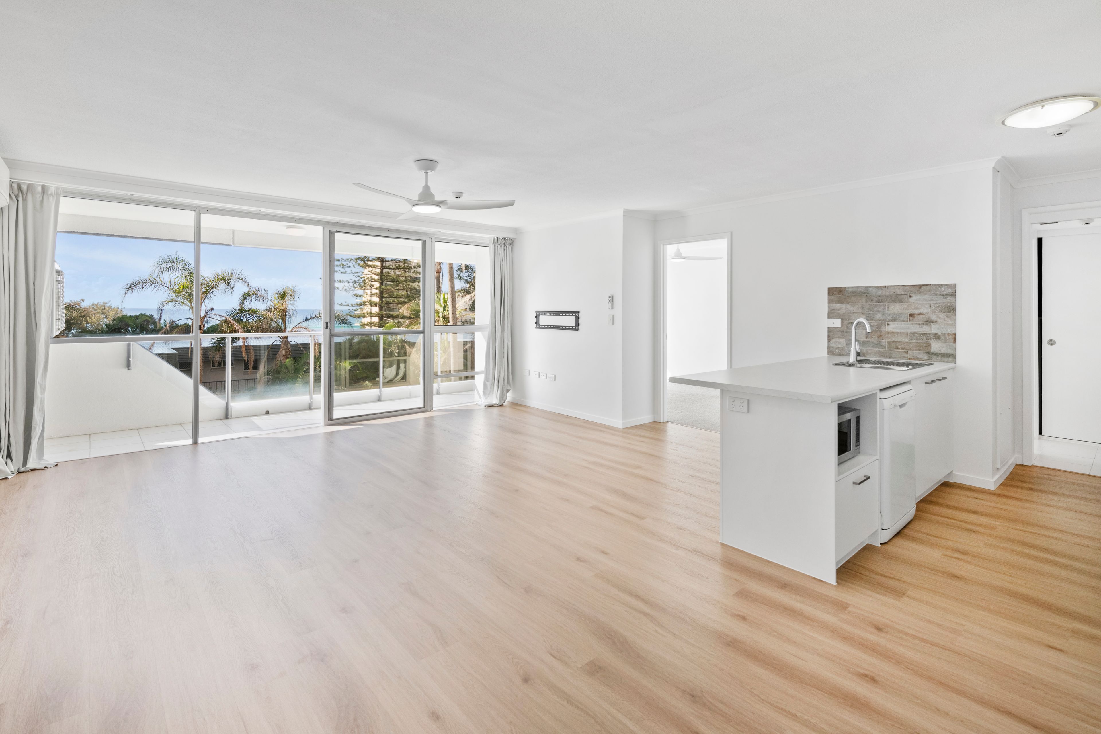 302/12 Enderley Avenue, Surfers Paradise, QLD 4217