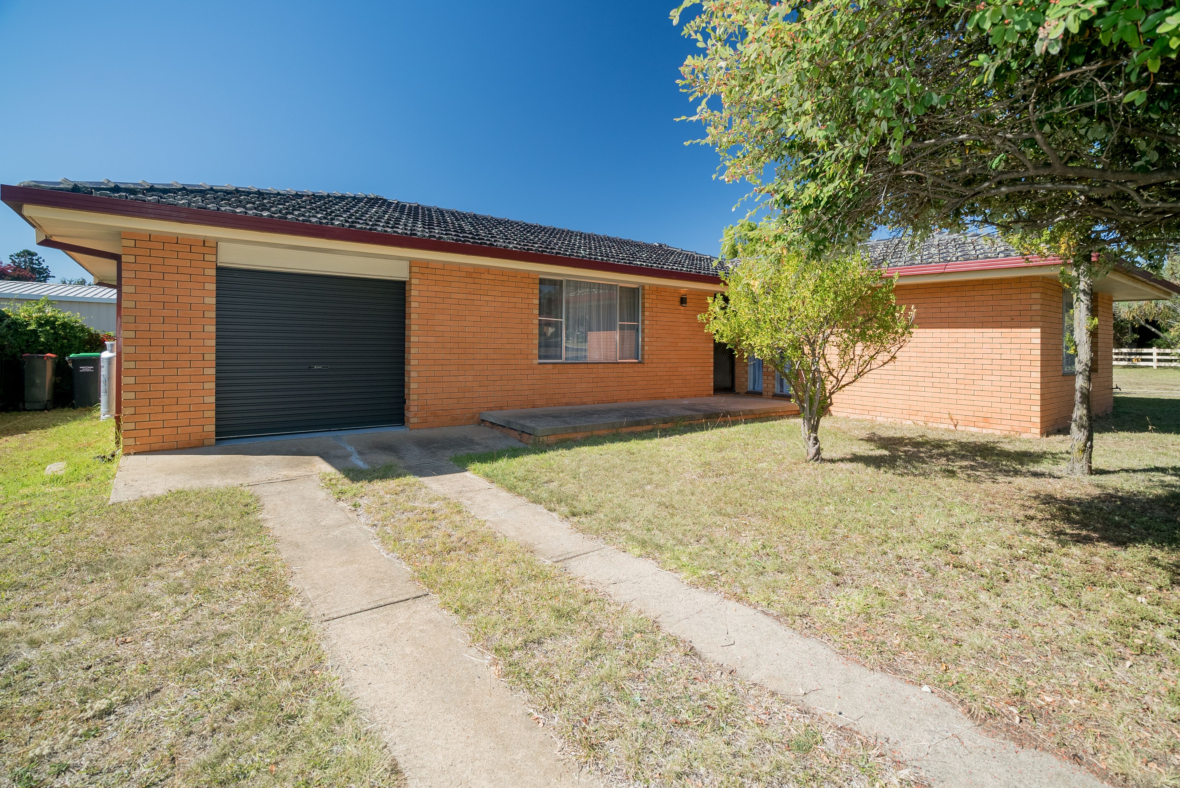 1 Hawthorne Close