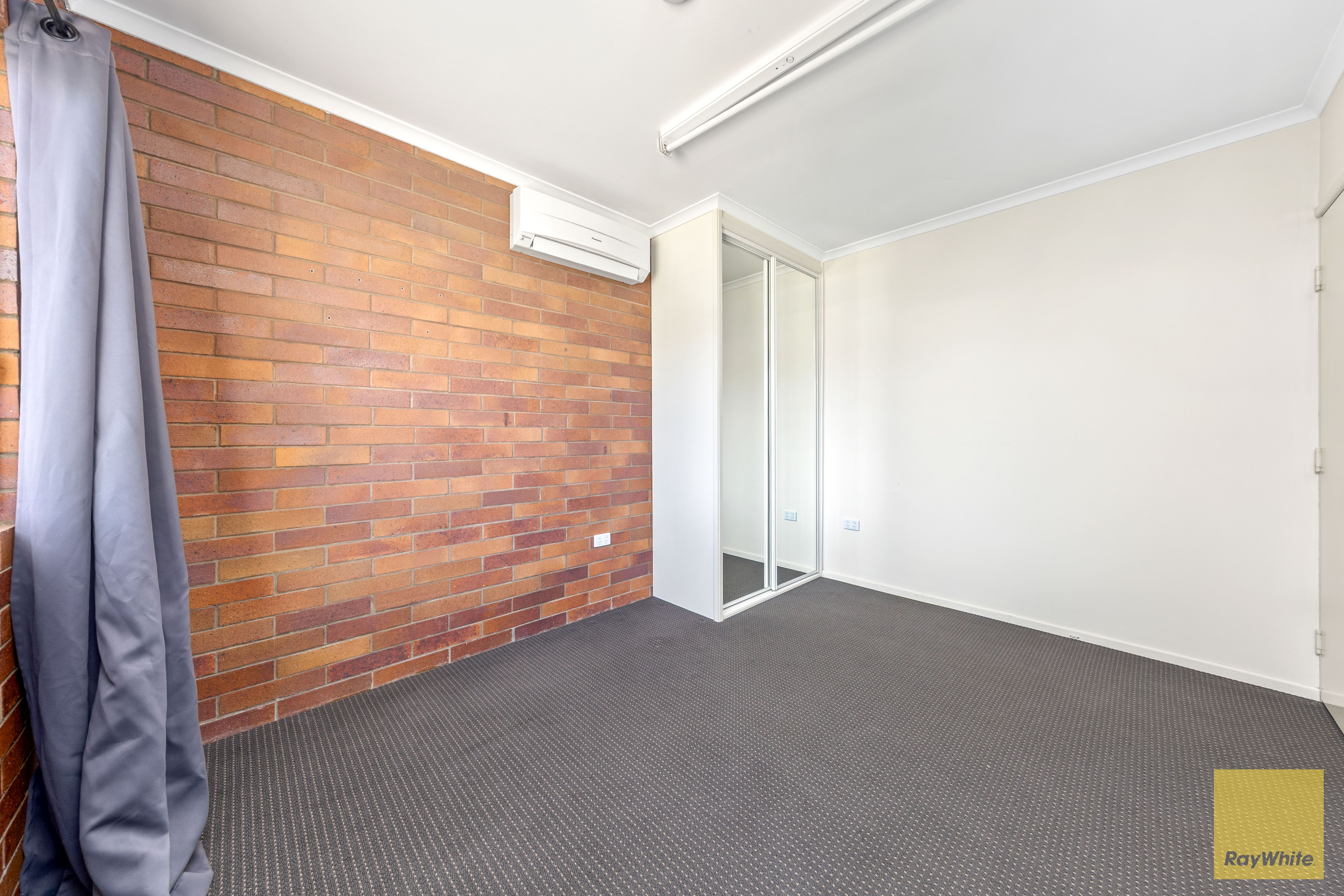 34 Dawn Crescent — photo 11 of 19