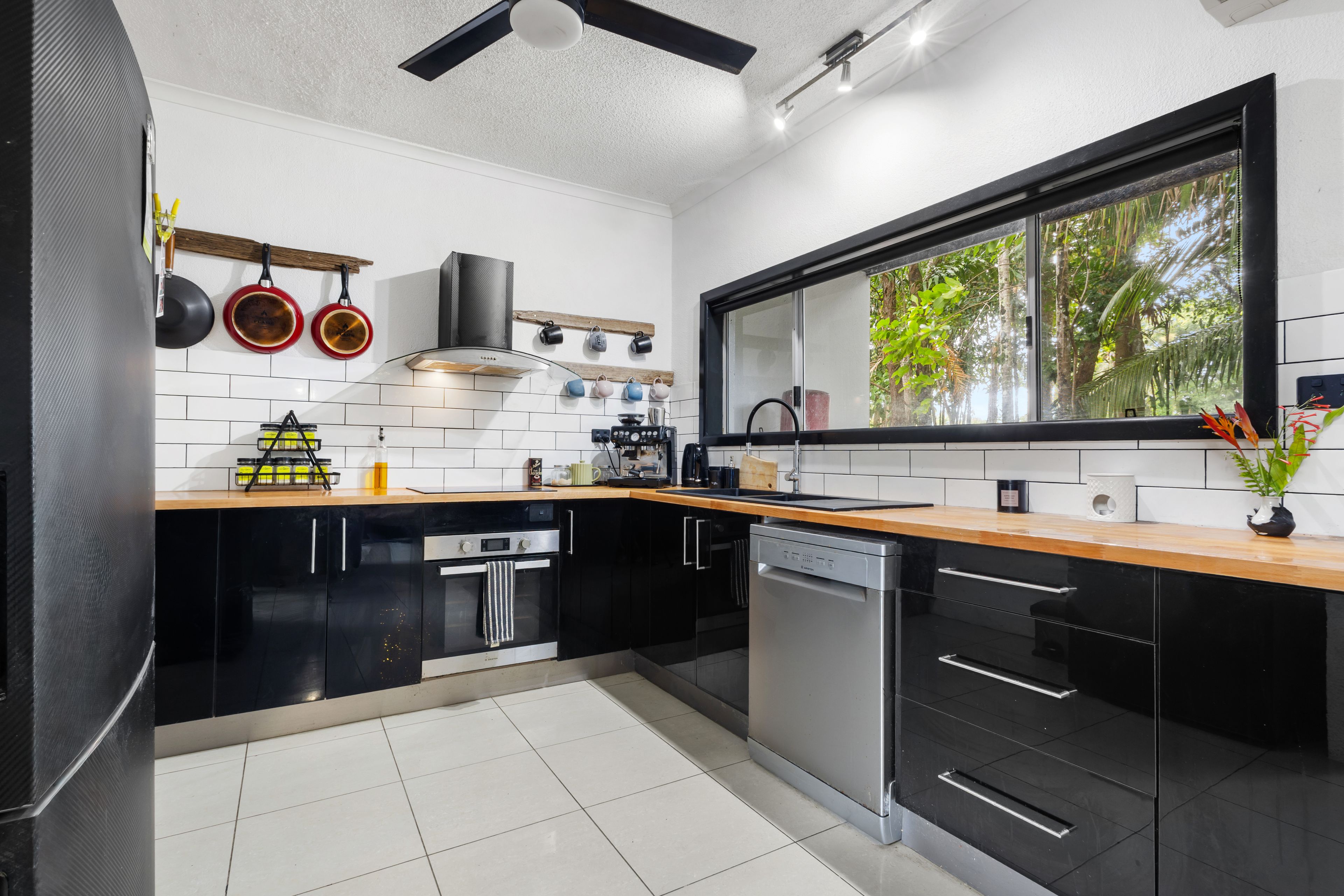 125/121-137 Port Douglas Road — photo 8 of 28