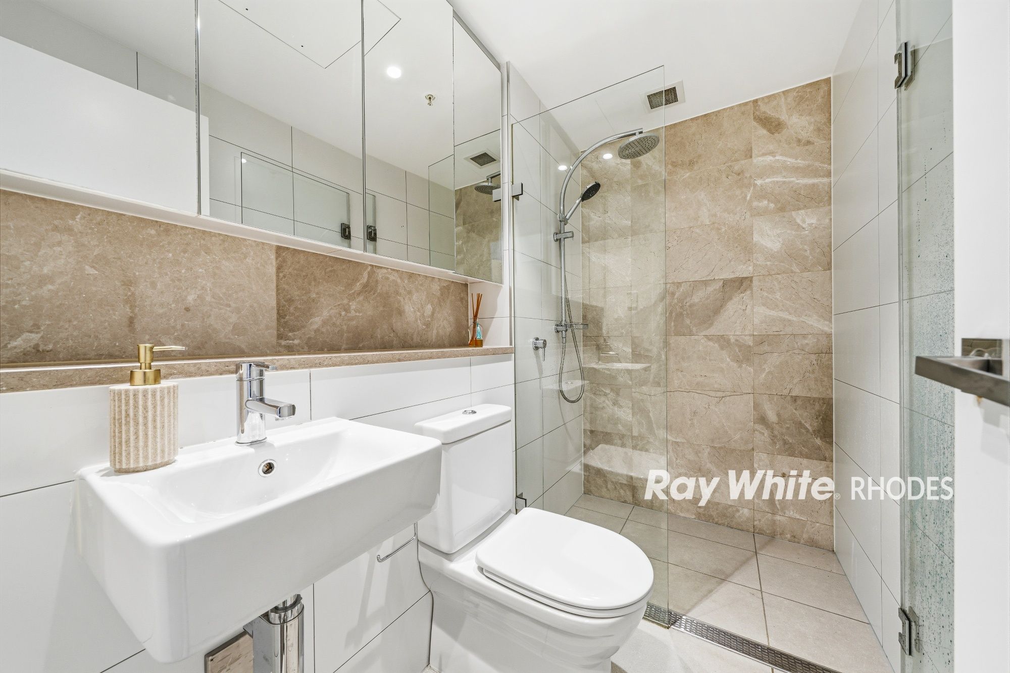 211/42 Walker Street — photo 12 of 16