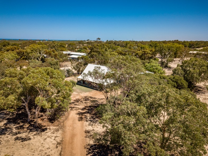 5 Ridgeway Close, Moresby, WA 6530