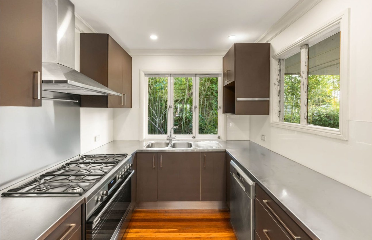 92 Taringa Parade, Indooroopilly, QLD 4068