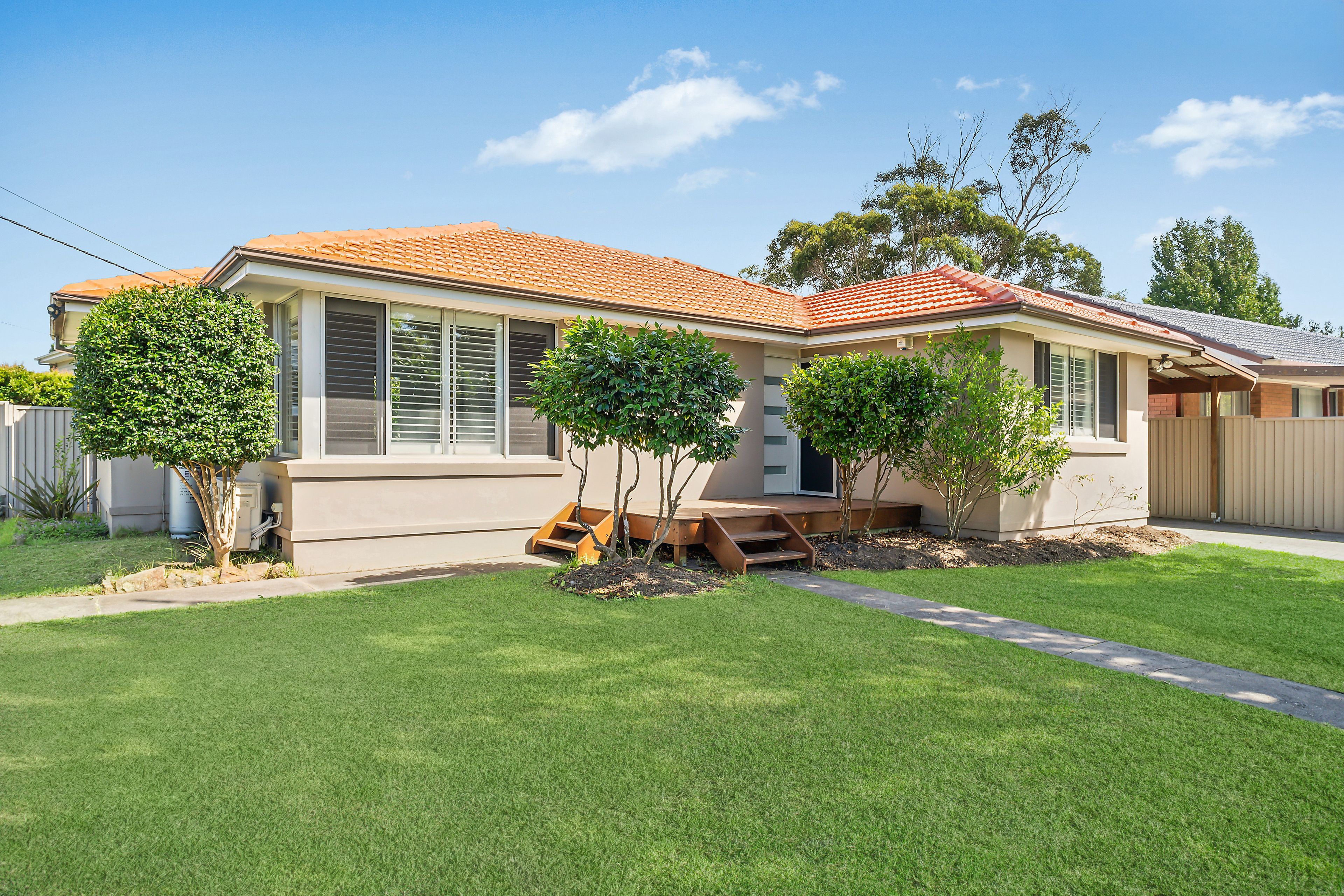2 Jenolan Close, Hornsby Heights NSW 2077