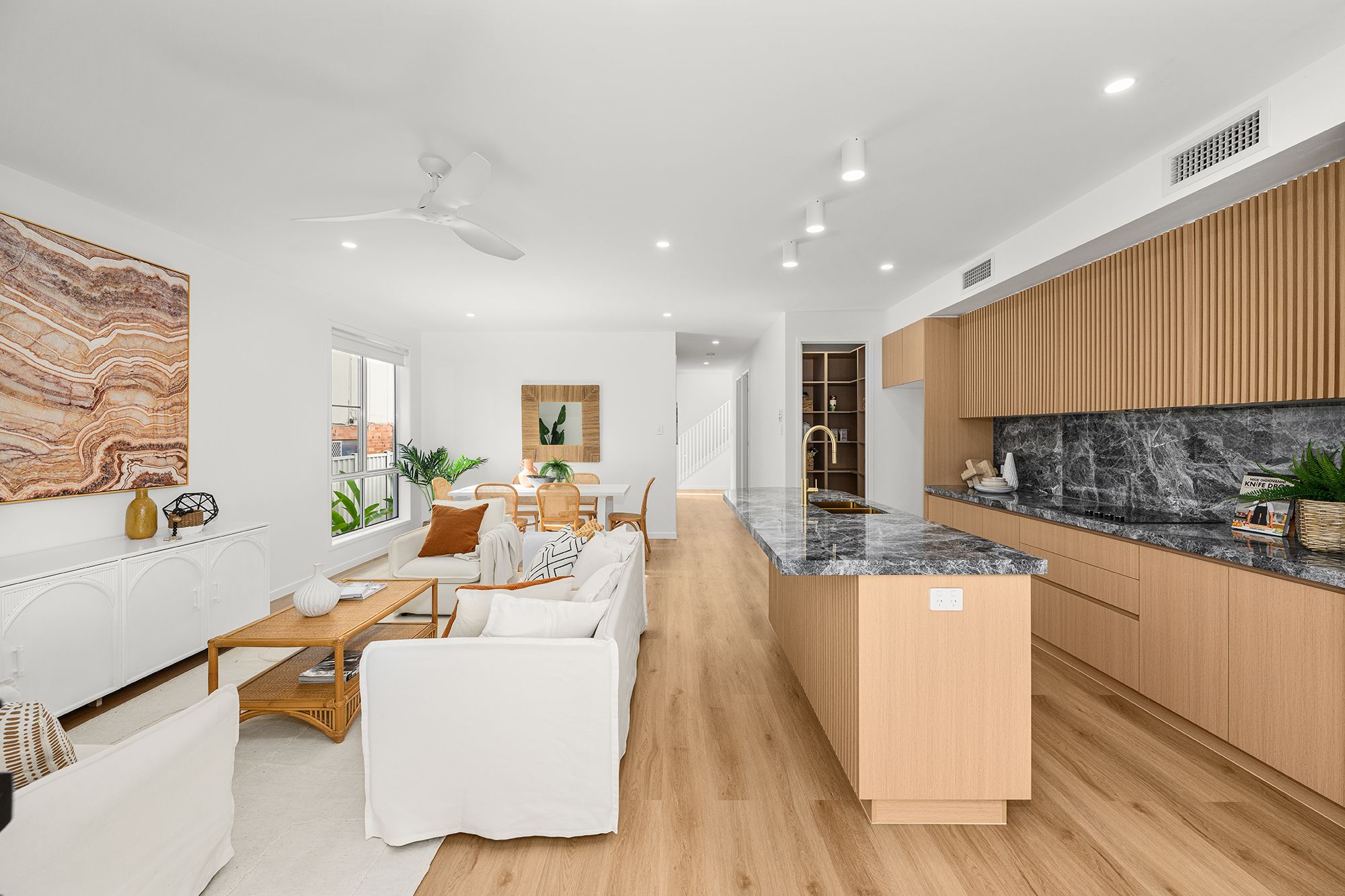 2/8 Cawthray Street, Biggera Waters, QLD 4216