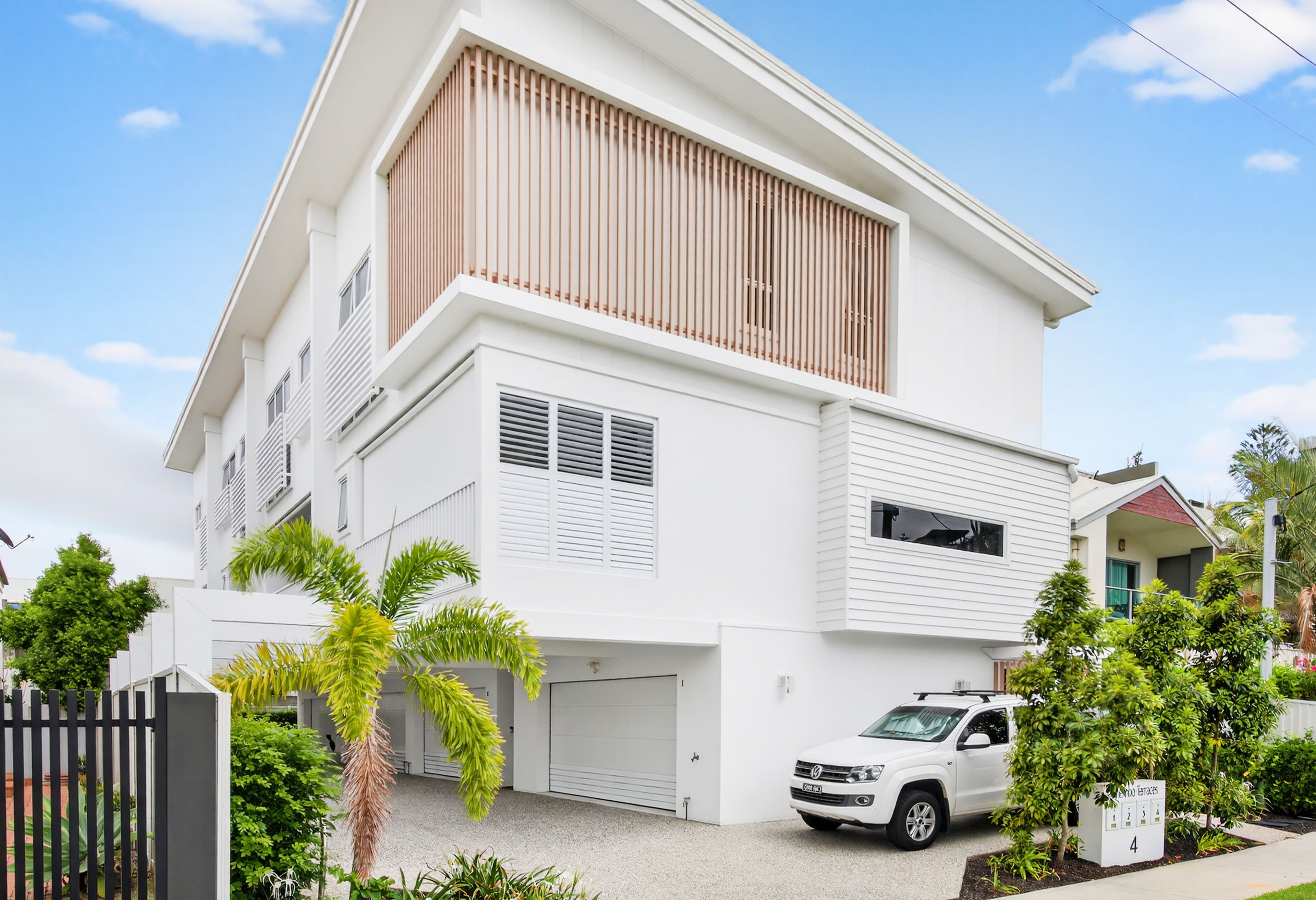 2/4 Anembo Street, Chevron Island, QLD 4217