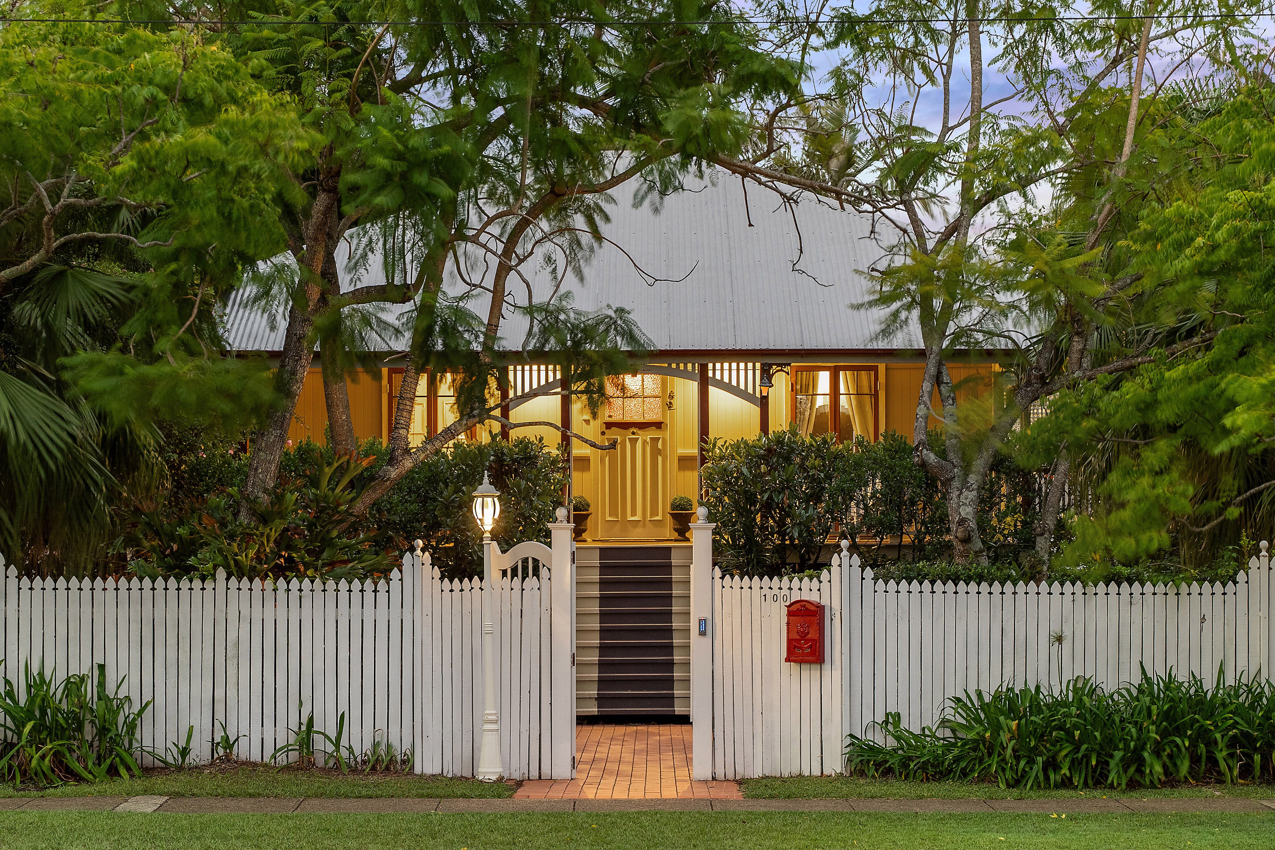 100 Lynne Grove Avenue, Corinda, QLD 4075