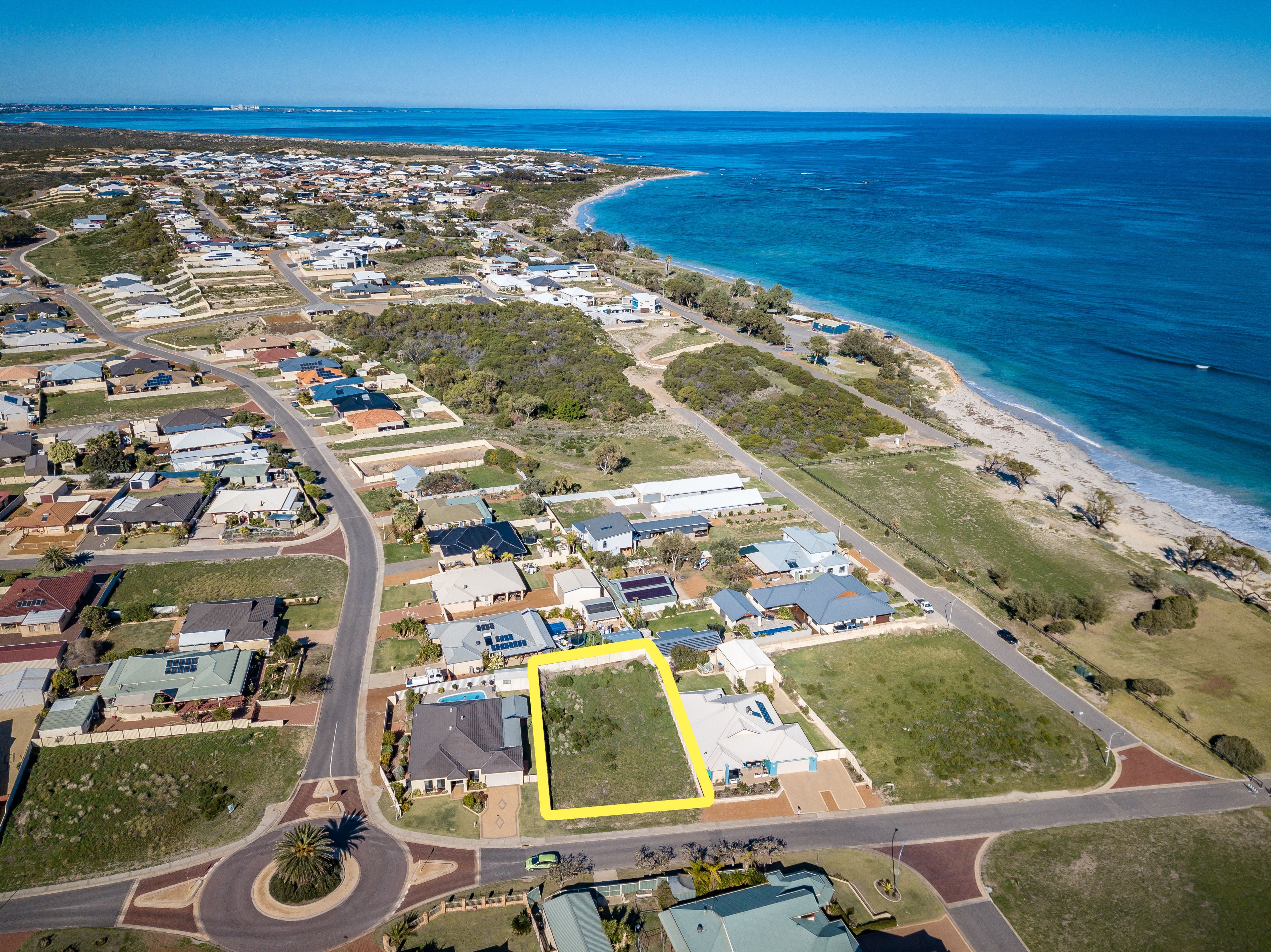 10 Waterfront Circle, Drummond Cove, WA 6532