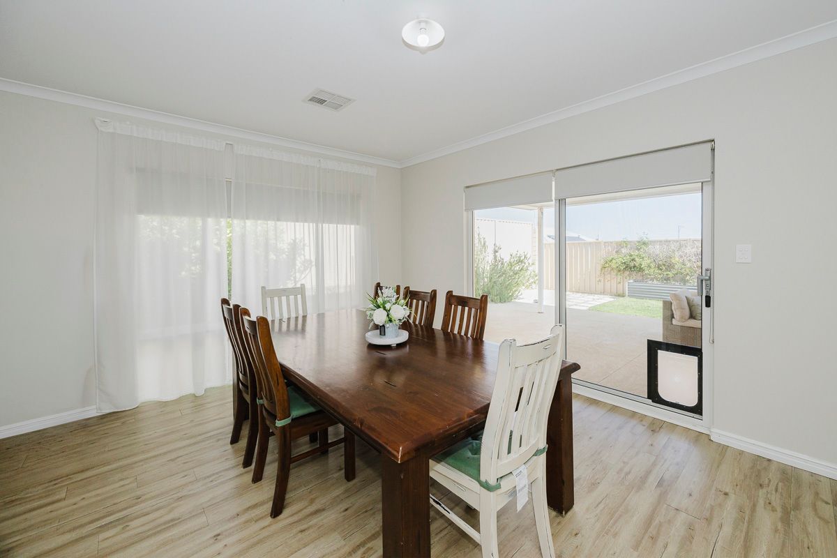 9 Ashmore Avenue — photo 10 of 28