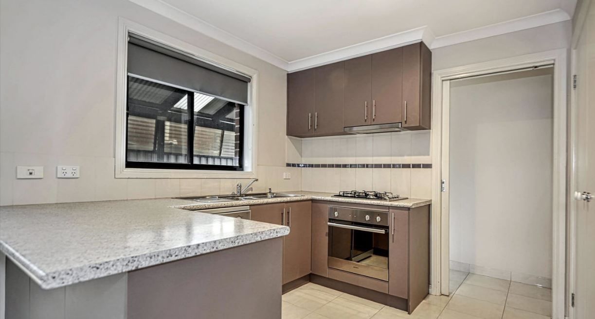 18 Ashwood Gardens, Mitchell Park, VIC 3355