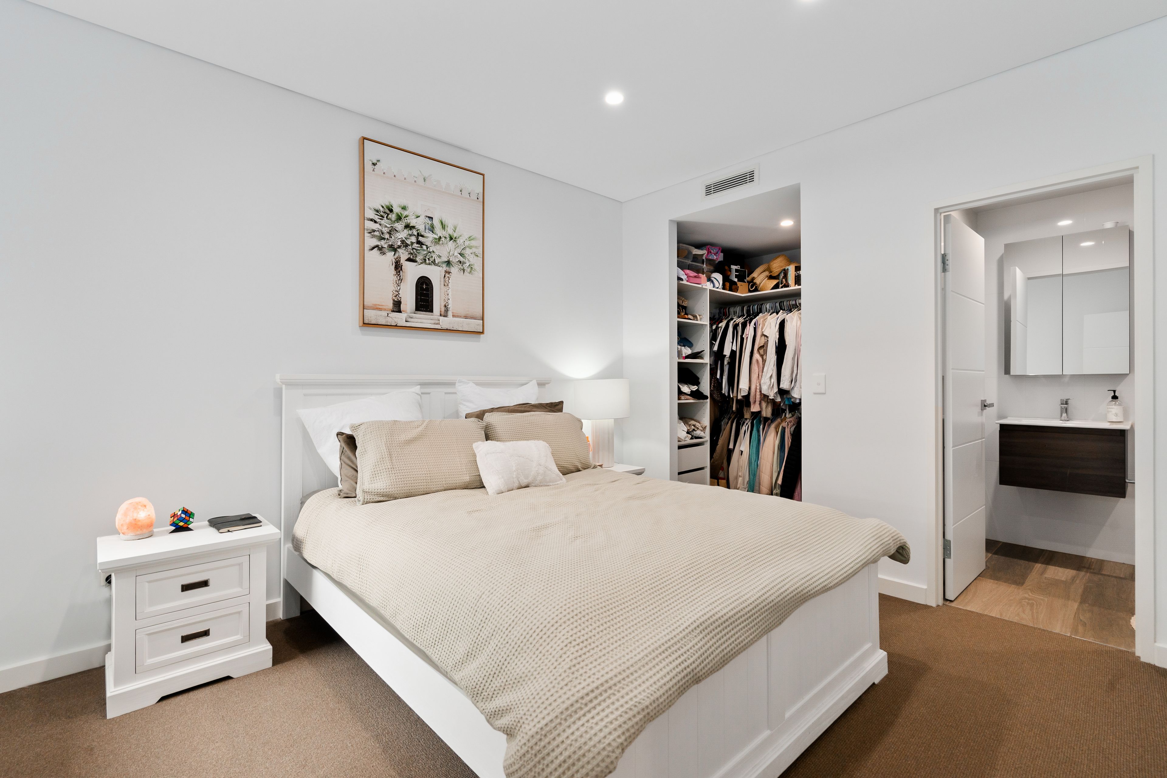 217/125A Jerralong Drive — photo 4 of 6