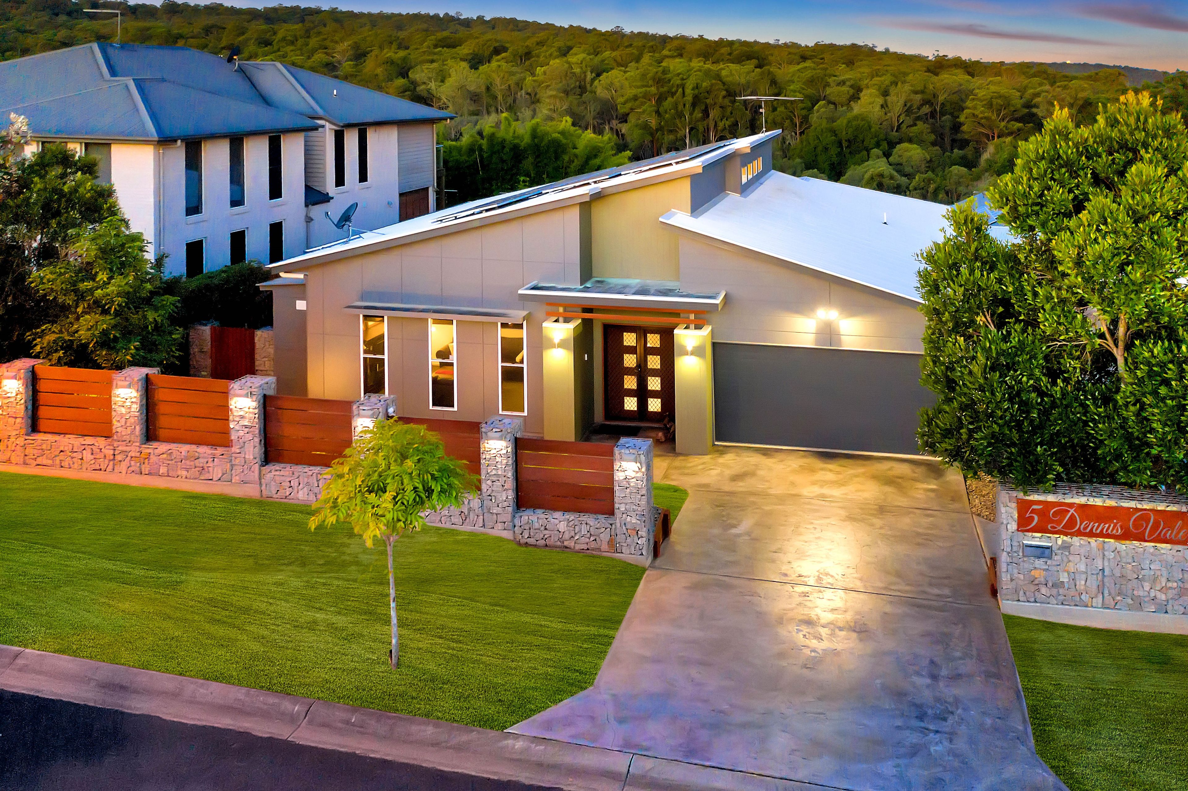 5 Dennis Vale Drive, Daisy Hill QLD 4127