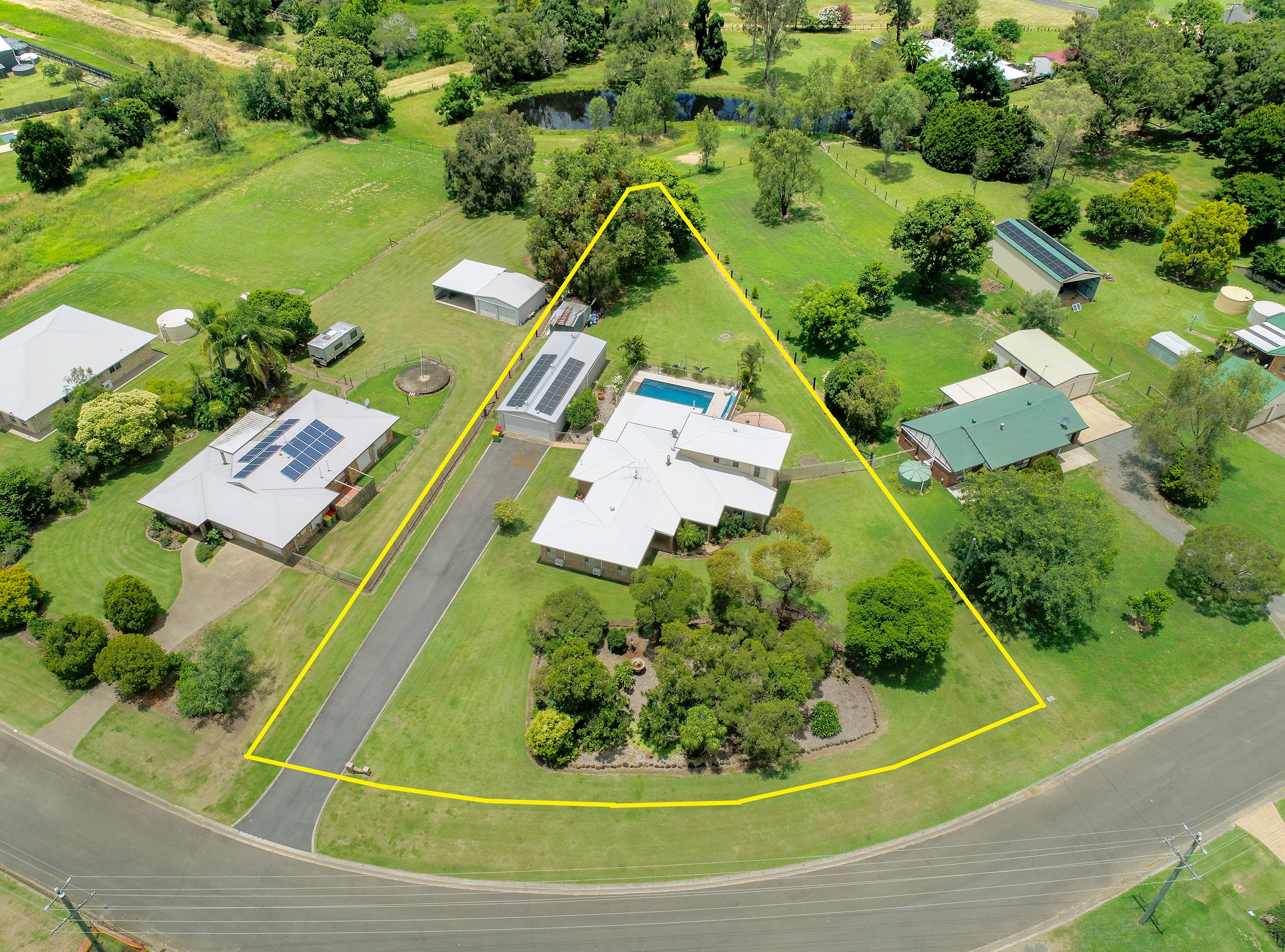 19 Rutherford Road, Withcott, QLD 4352