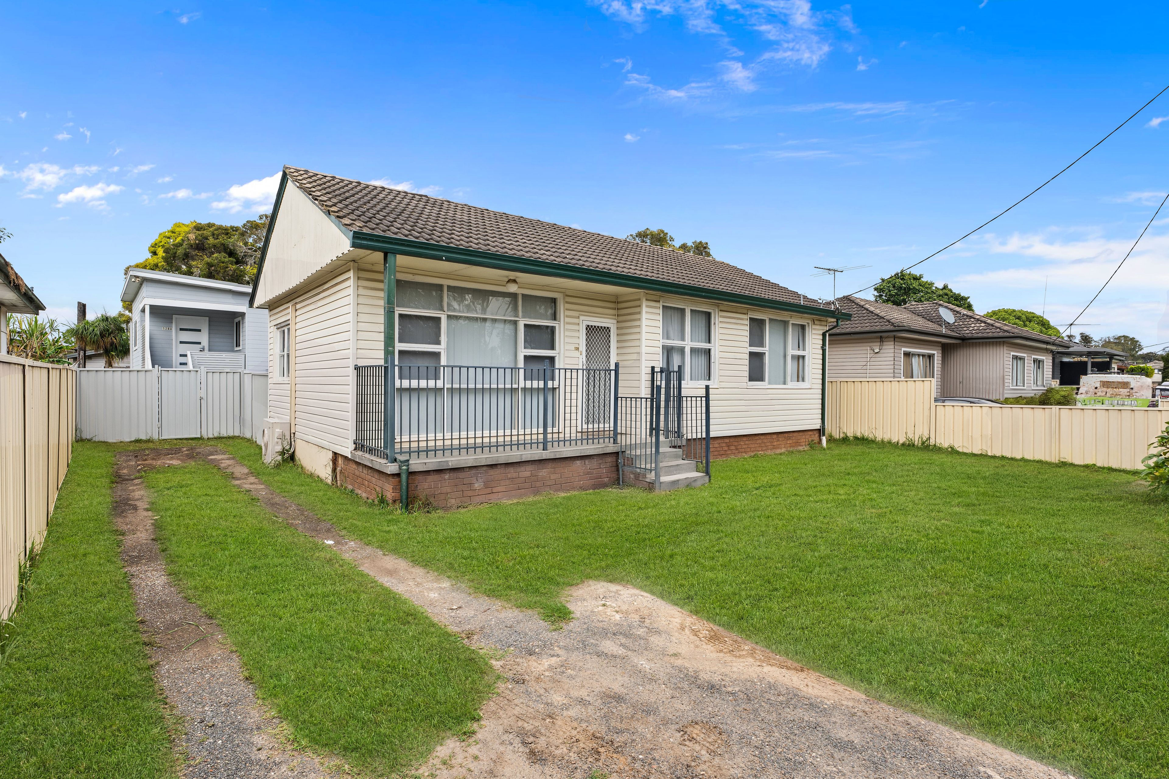128 Great Western Highway, Colyton, NSW 2760