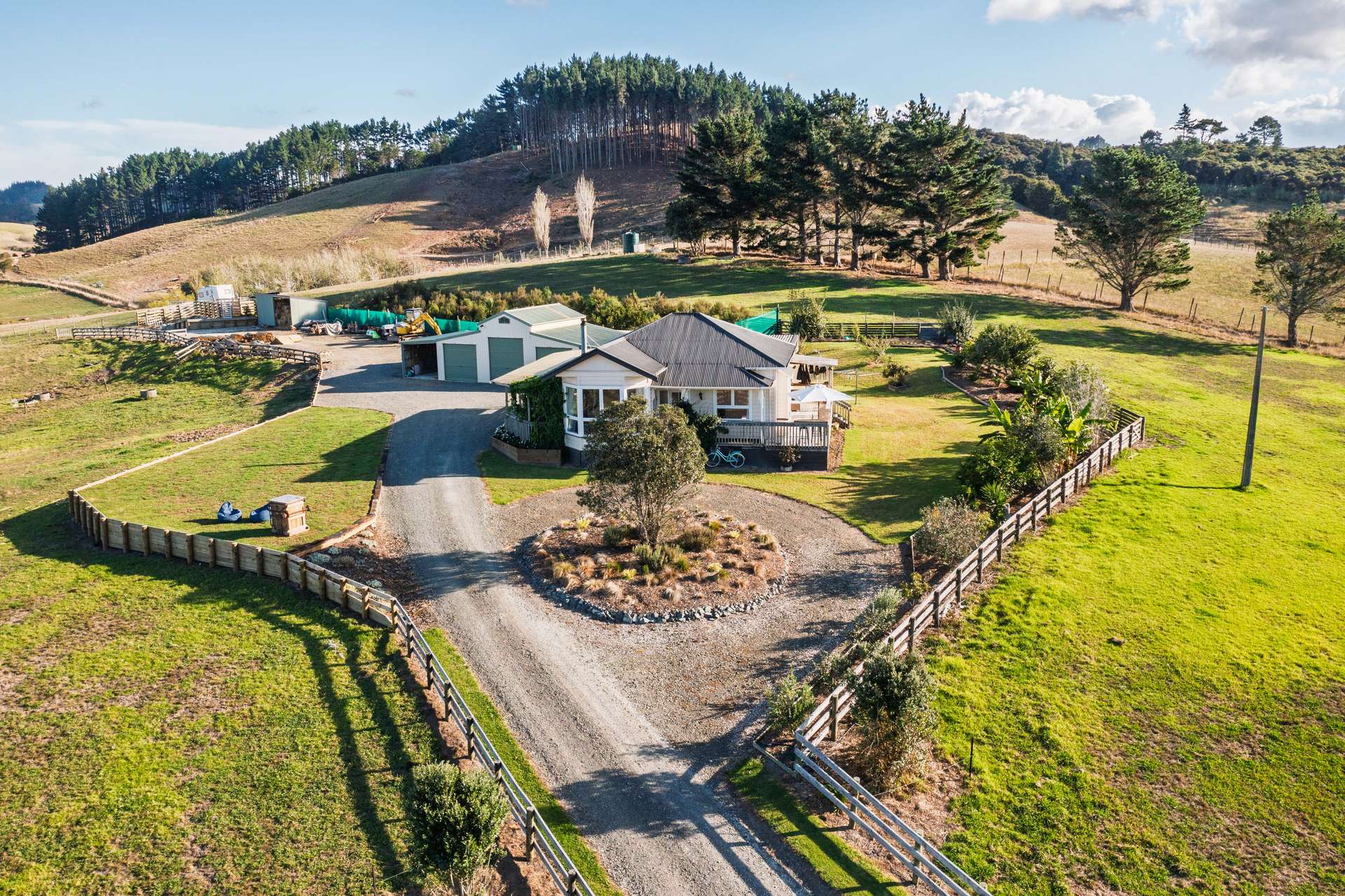 306 West Coast Road photo 4