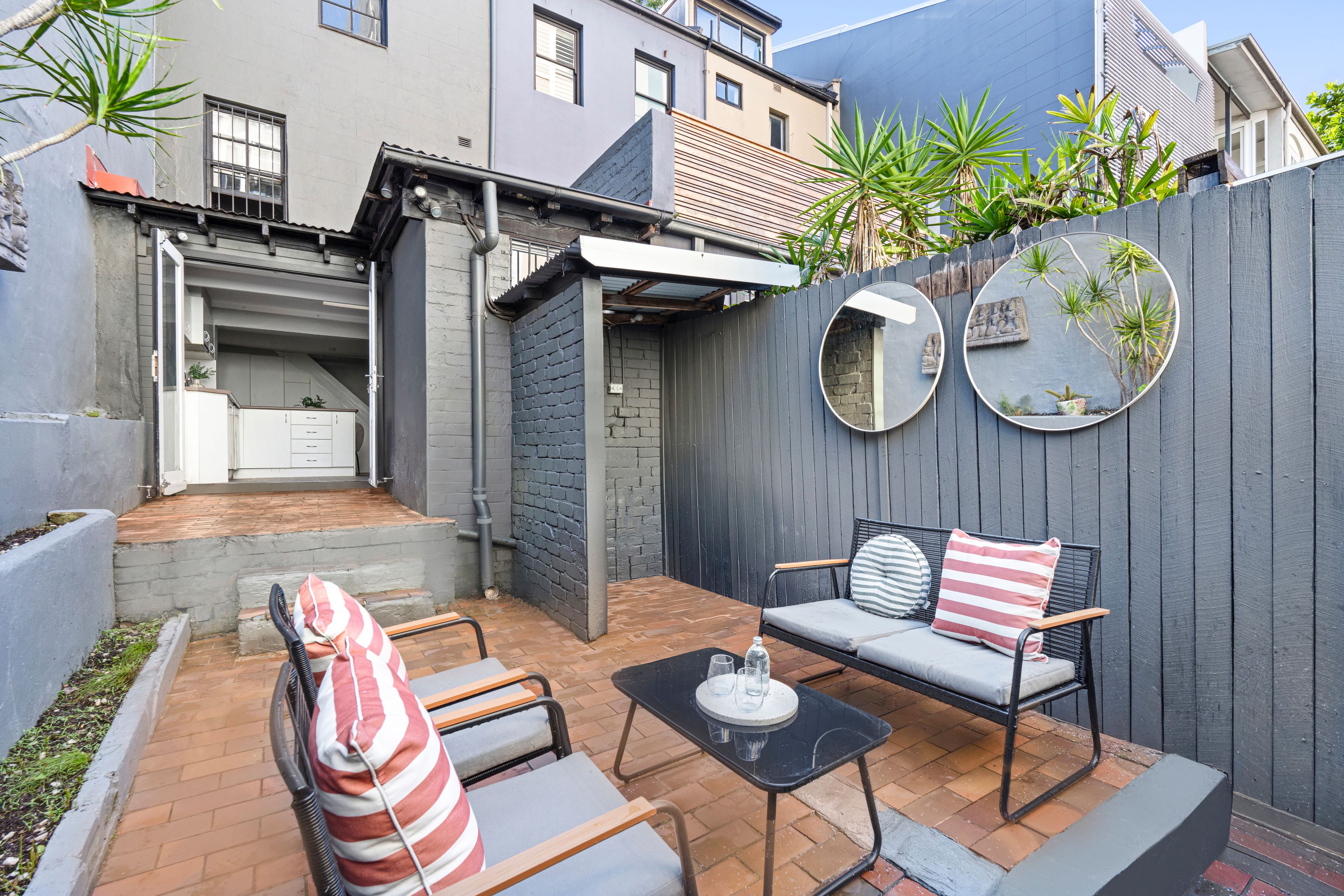 104 Surrey Street — photo 4 of 16
