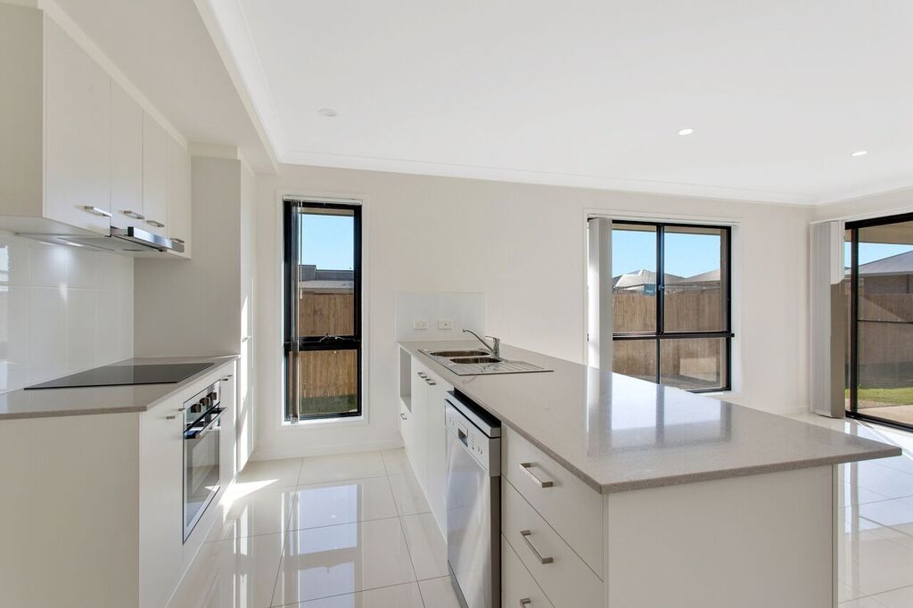 1/27 Harrow Street, Cambooya, QLD 4358