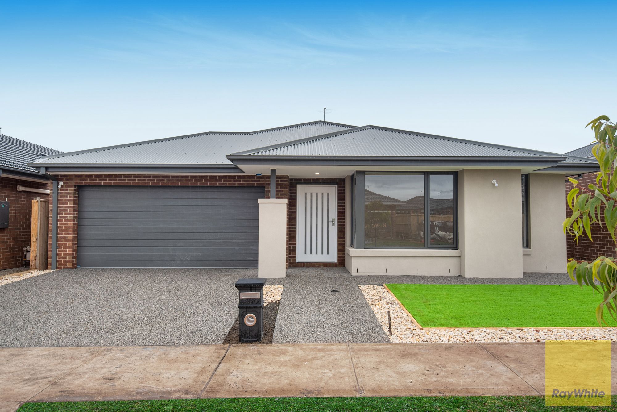 6 Landon Street, THORNHILL PARK, VIC 3335