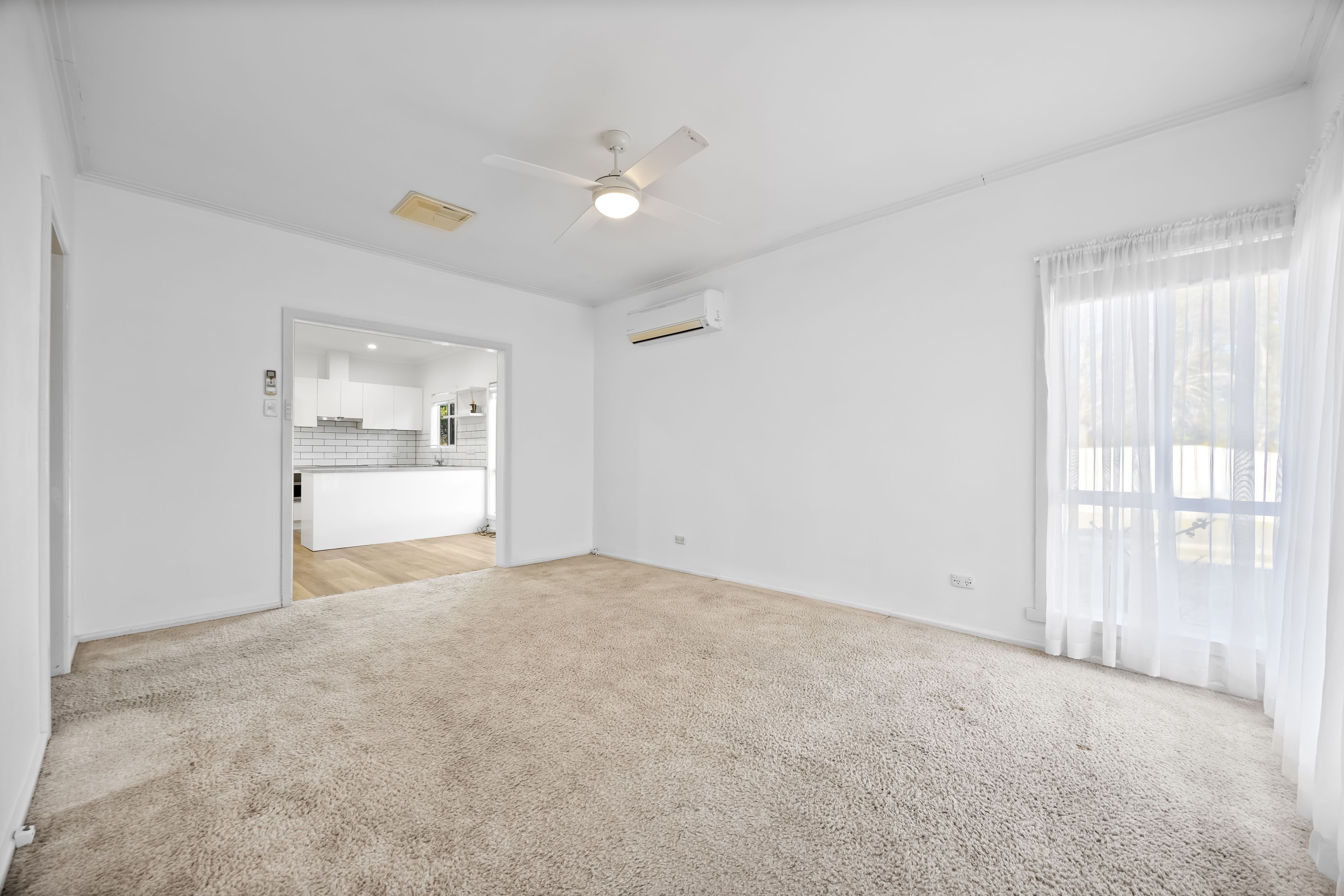 18 Acacia Avenue — photo 10 of 23