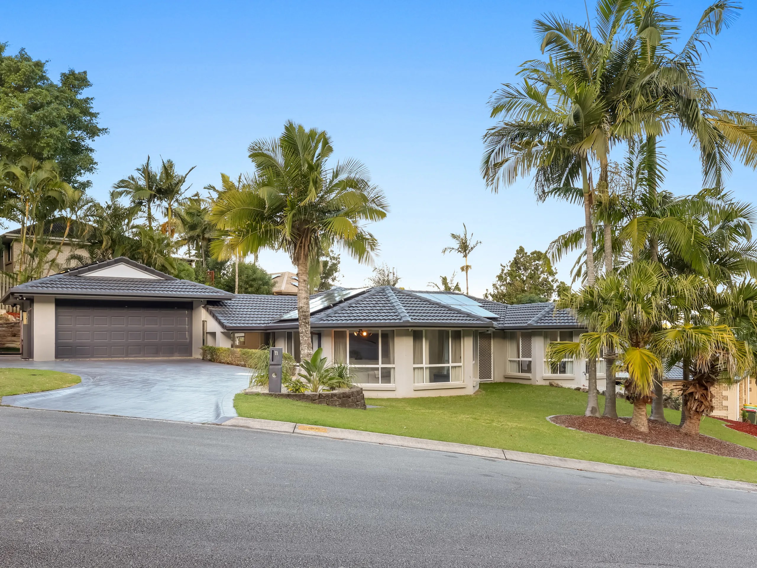 11 Clipperton Chase, Pacific Pines, QLD 4211