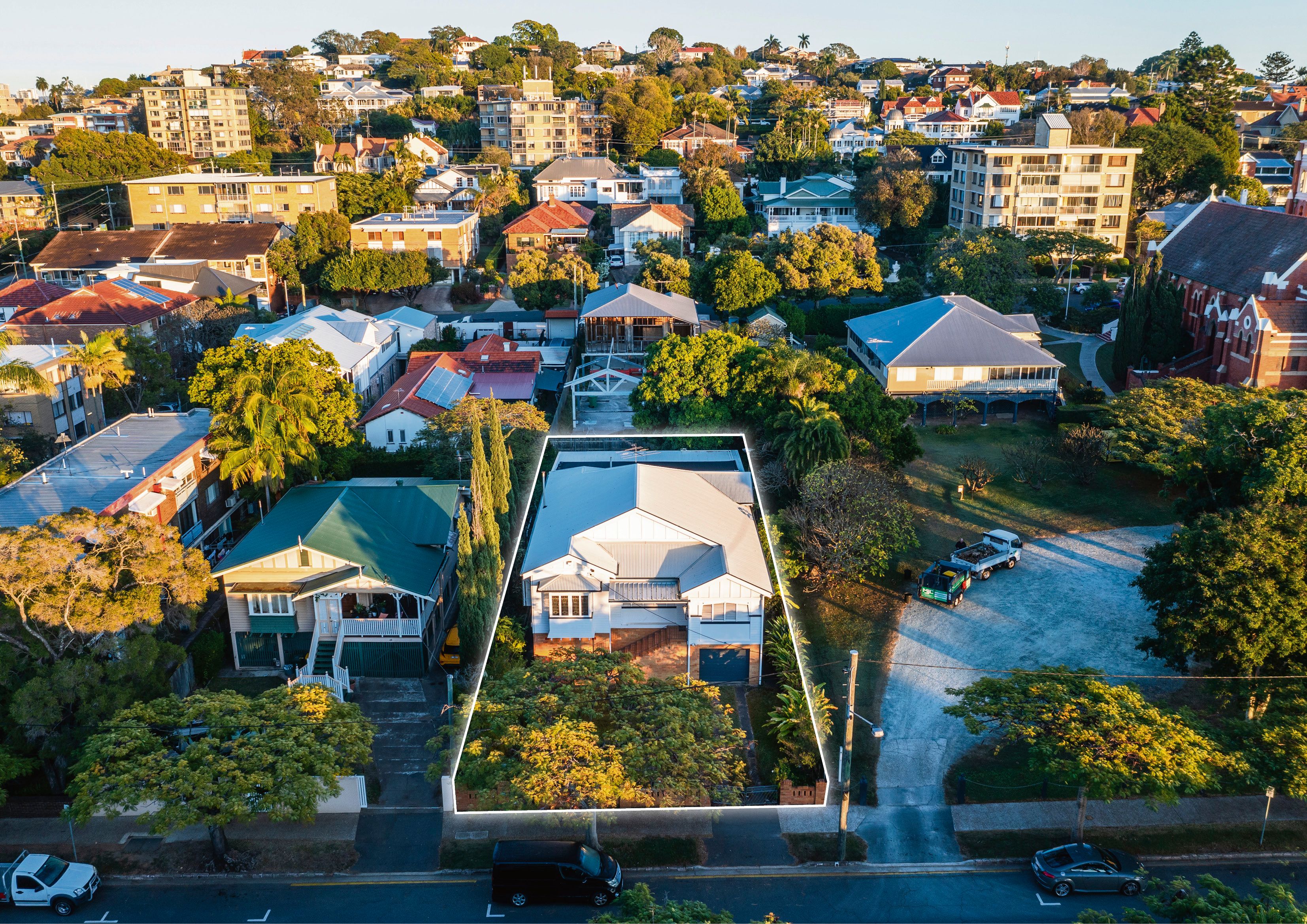 50 Racecourse Road, Hamilton QLD 4007