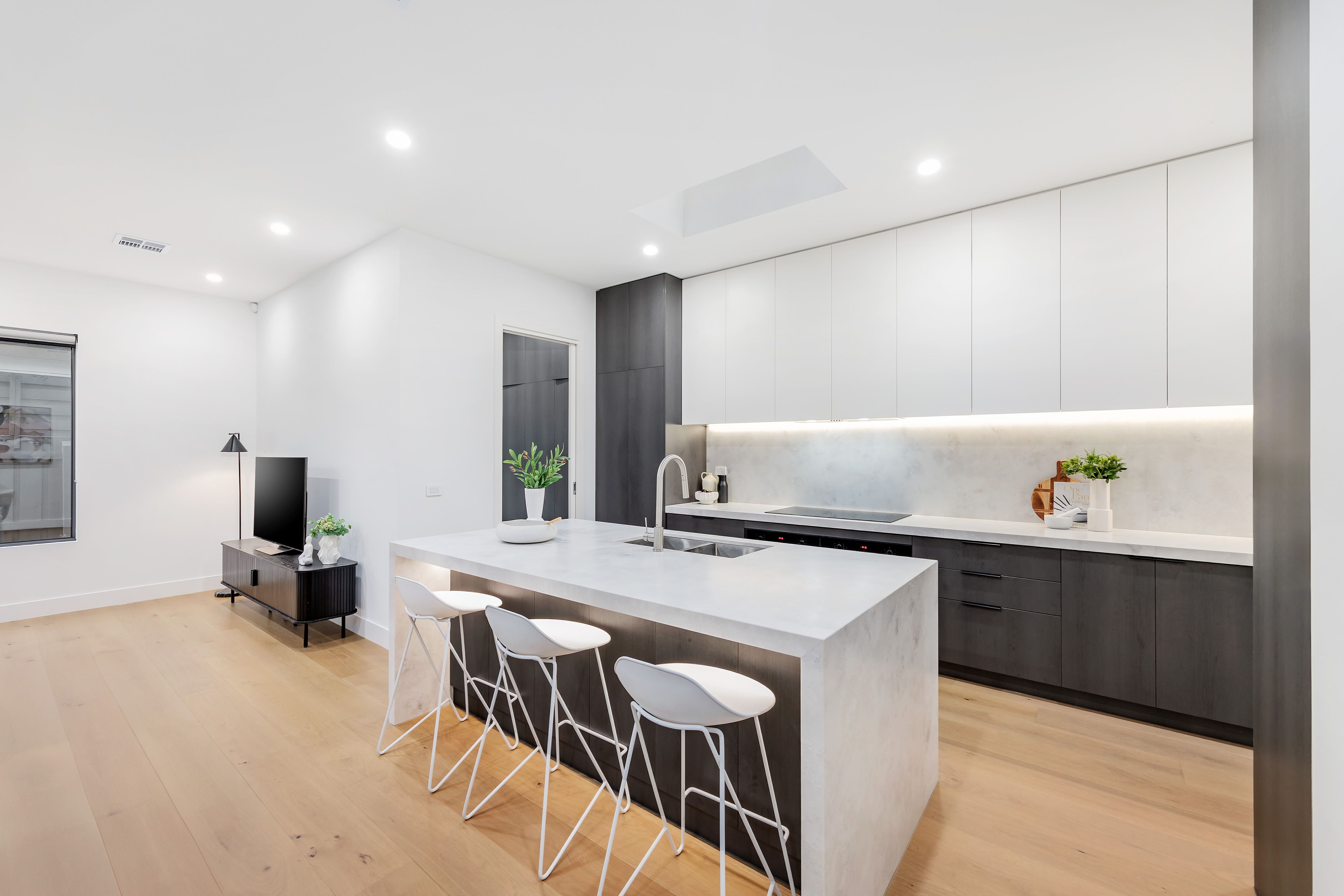 13 Norma Avenue — photo 3 of 10