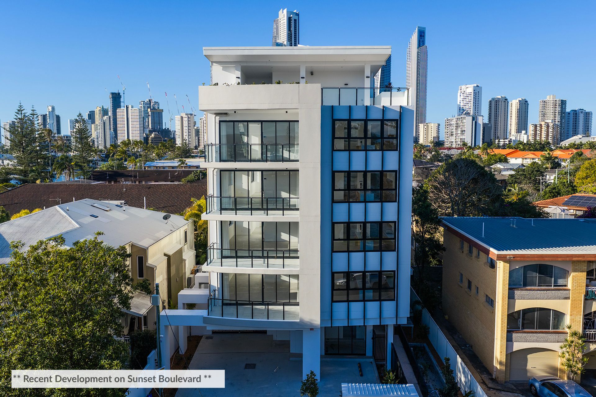 41 Sunset Boulevard — photo 17 of 22