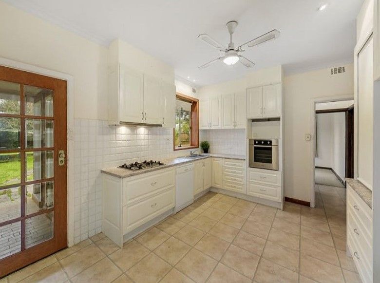 32 Law Street, Heidelberg Heights, VIC 3081