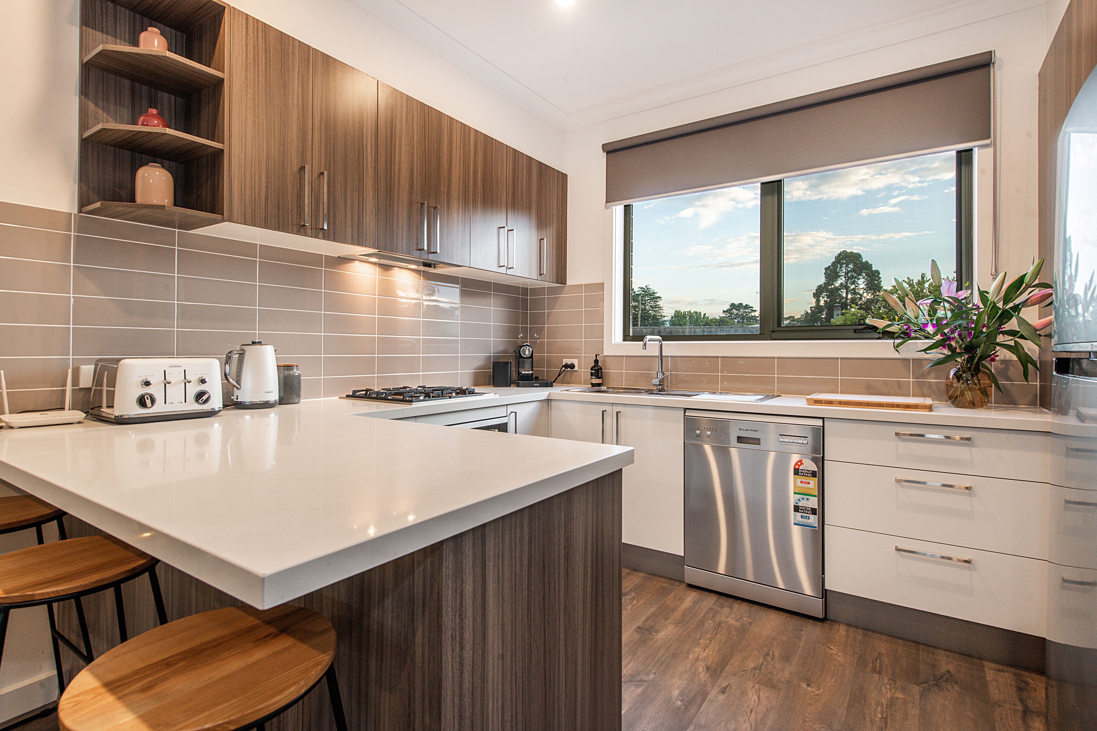 24 Mountain View Road, Kilsyth VIC 3137