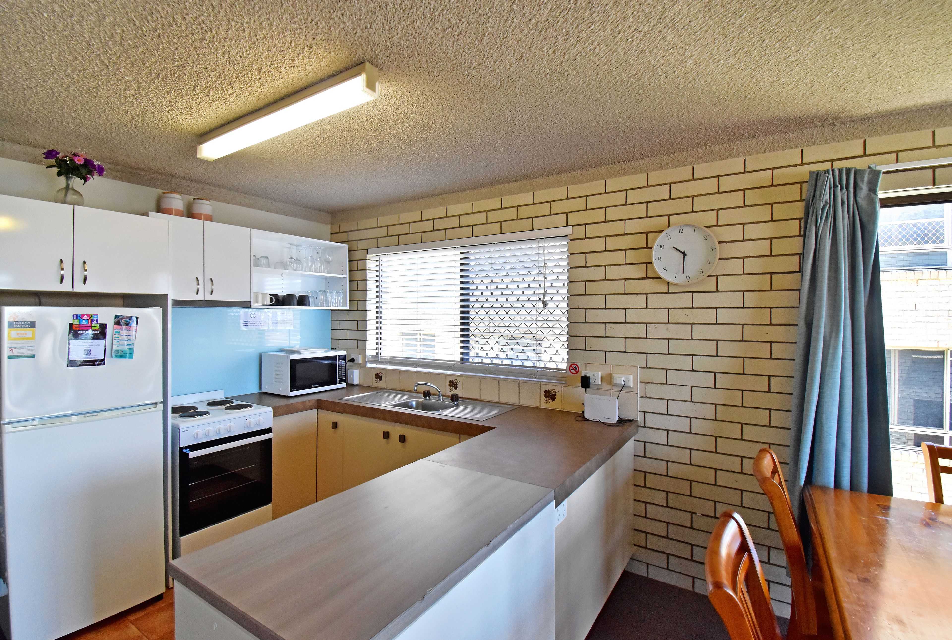 4/8 Mahia Terrace — photo 3 of 9