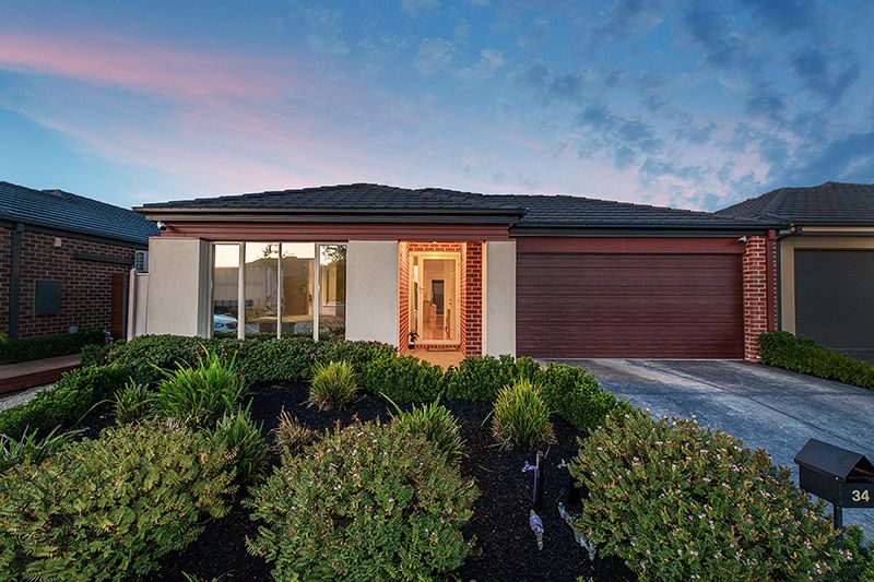 34 Quarters Boulevard, Cranbourne West VIC 3977