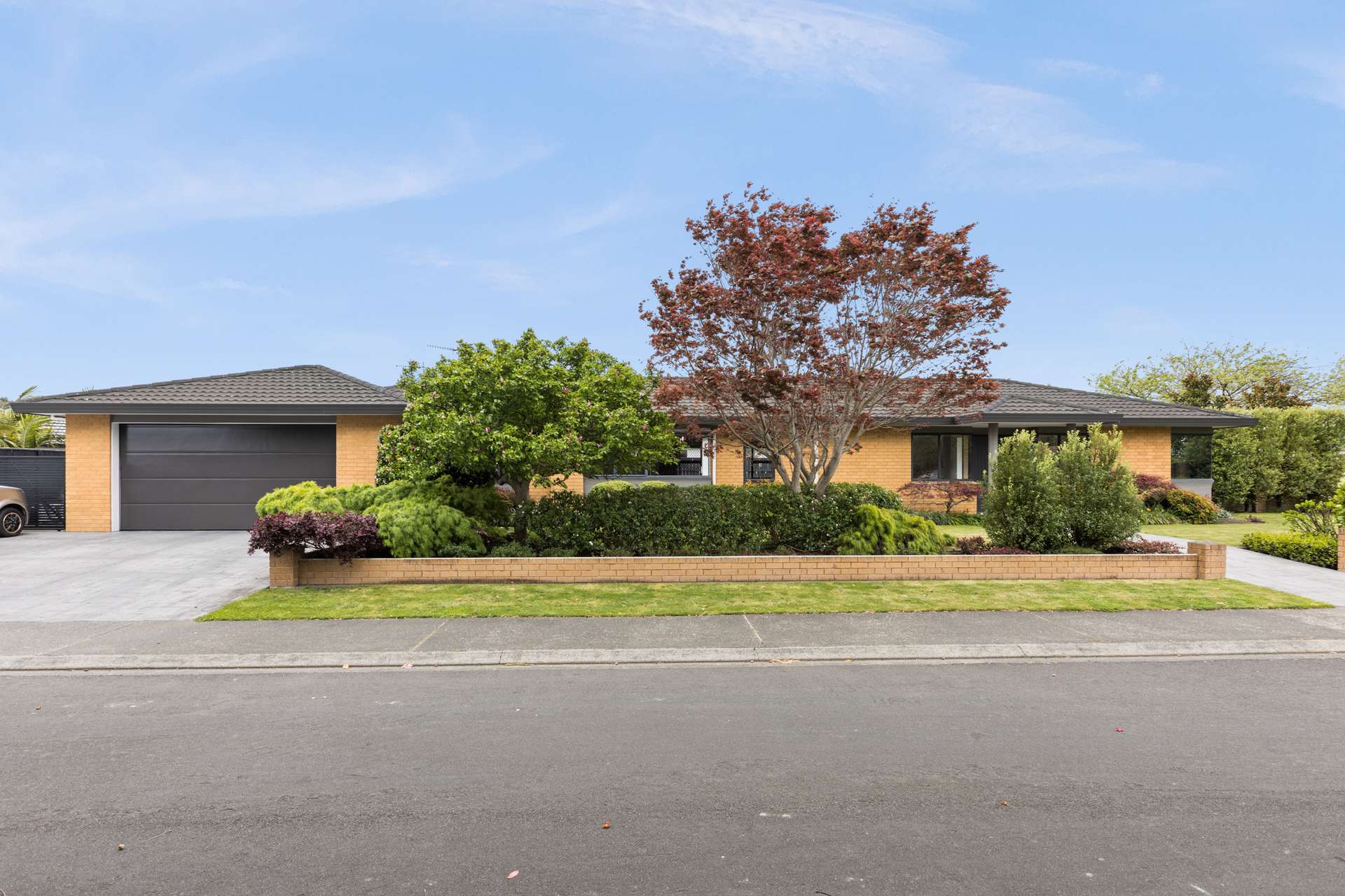 126 Avenue Road photo 2