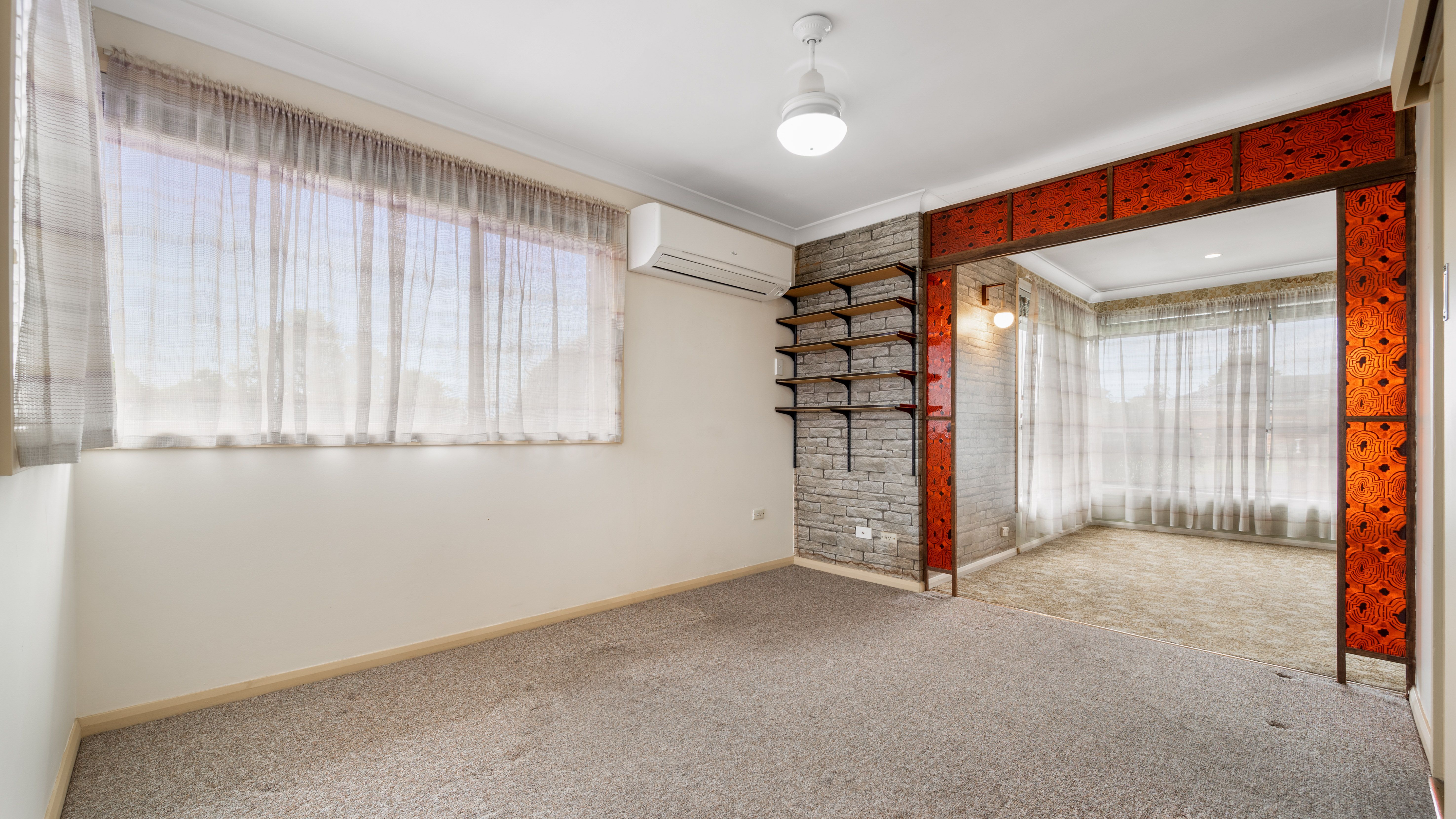 21 First Avenue, Macquarie Fields, NSW 2564