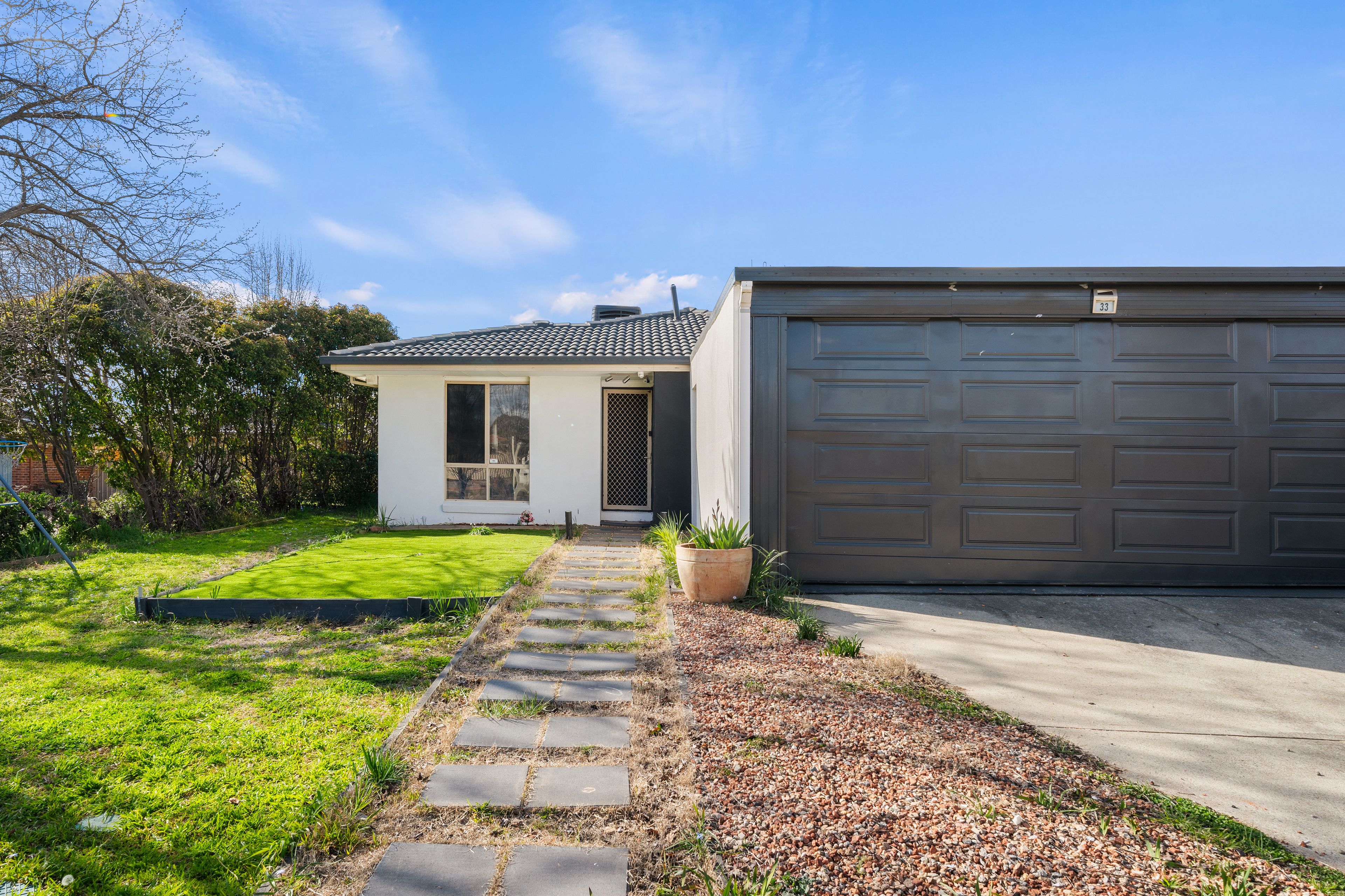 33 Thornhill Crescent — photo from Ray White Canberra