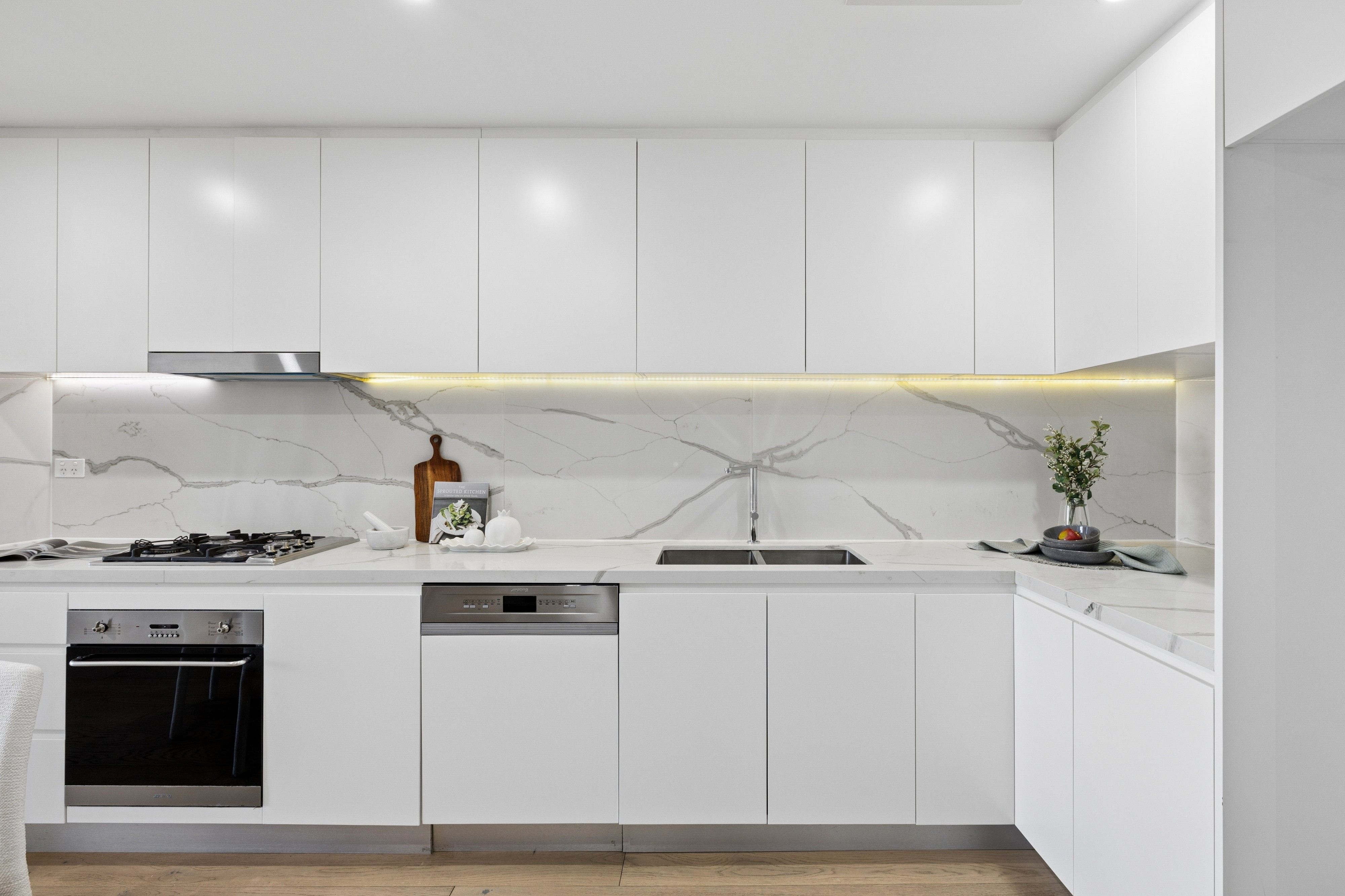 104/7 Pittwater Road — photo 5 of 17