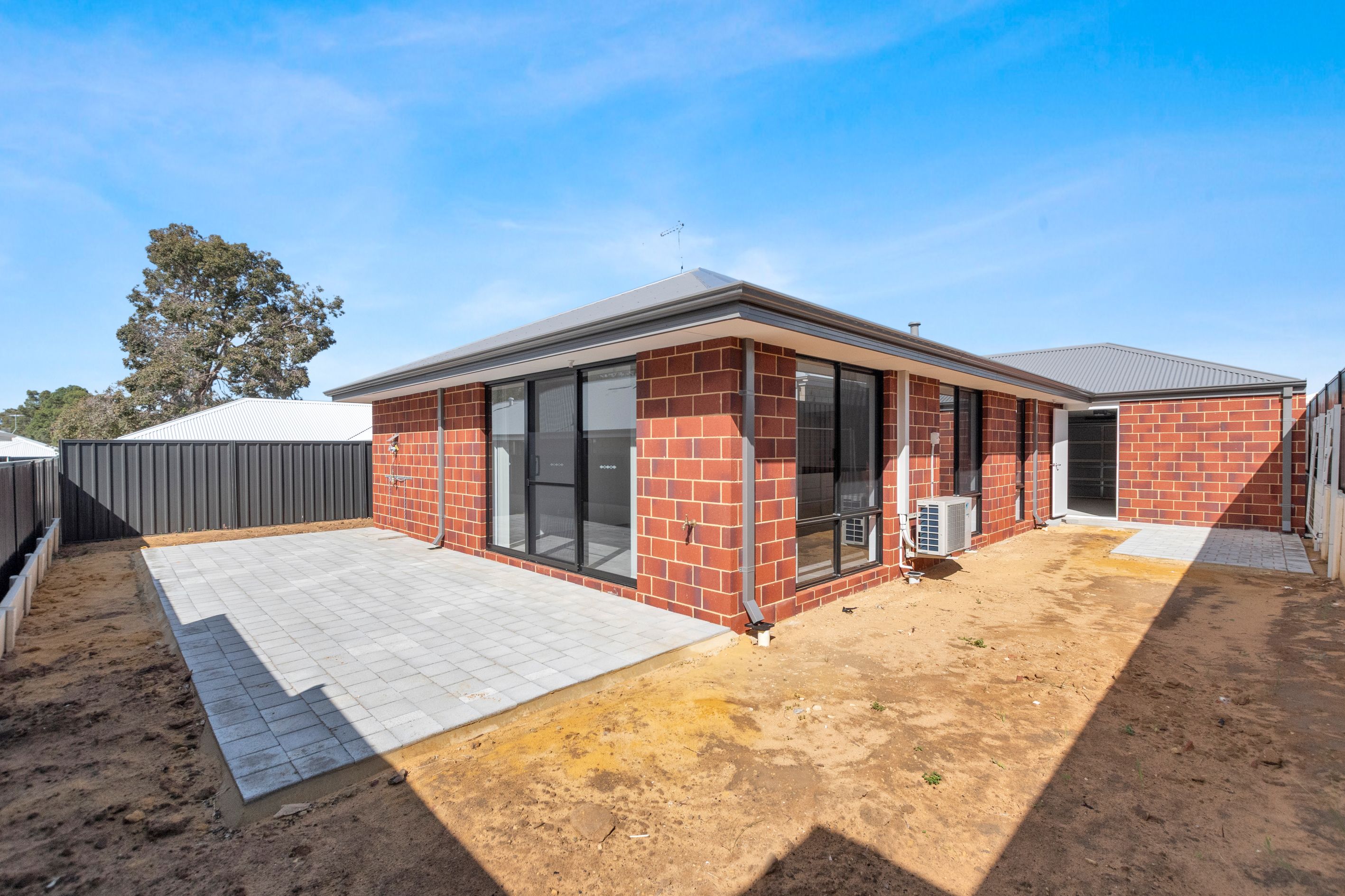 4 Taylor Mews — photo 15 of 16
