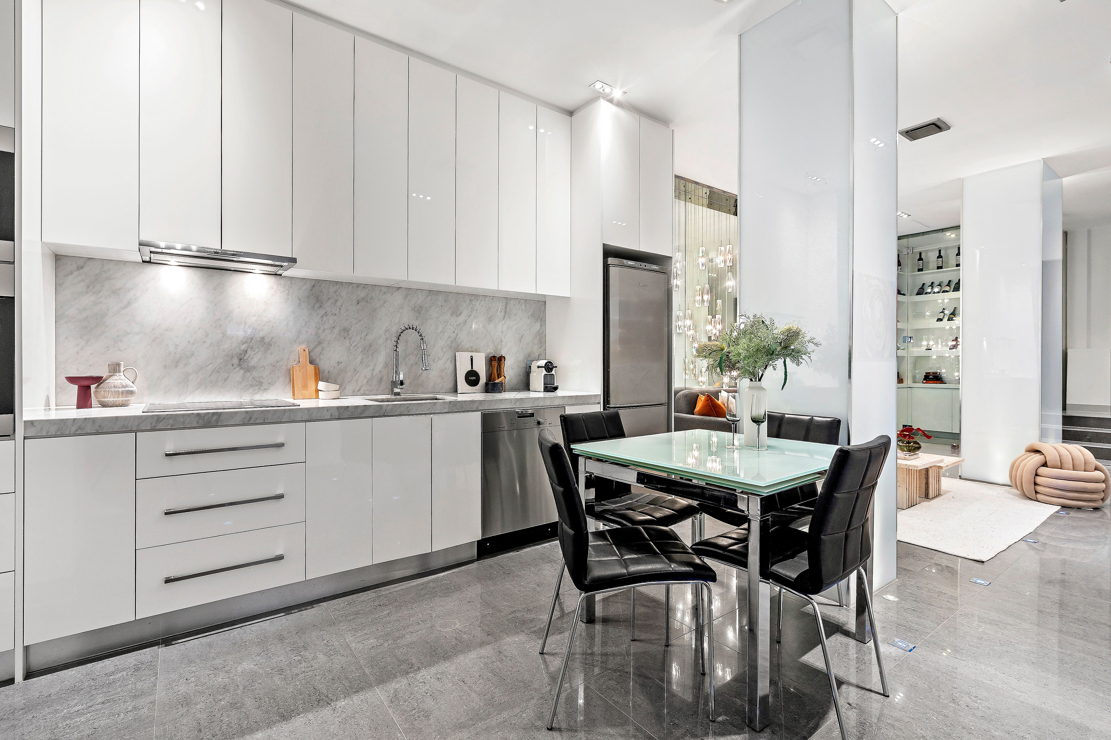2A/187 Collins Street — photo 5 of 10