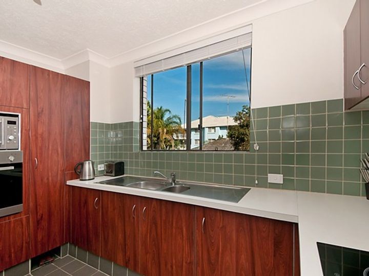 6/24 Second Avenue, Broadbeach, QLD 4218