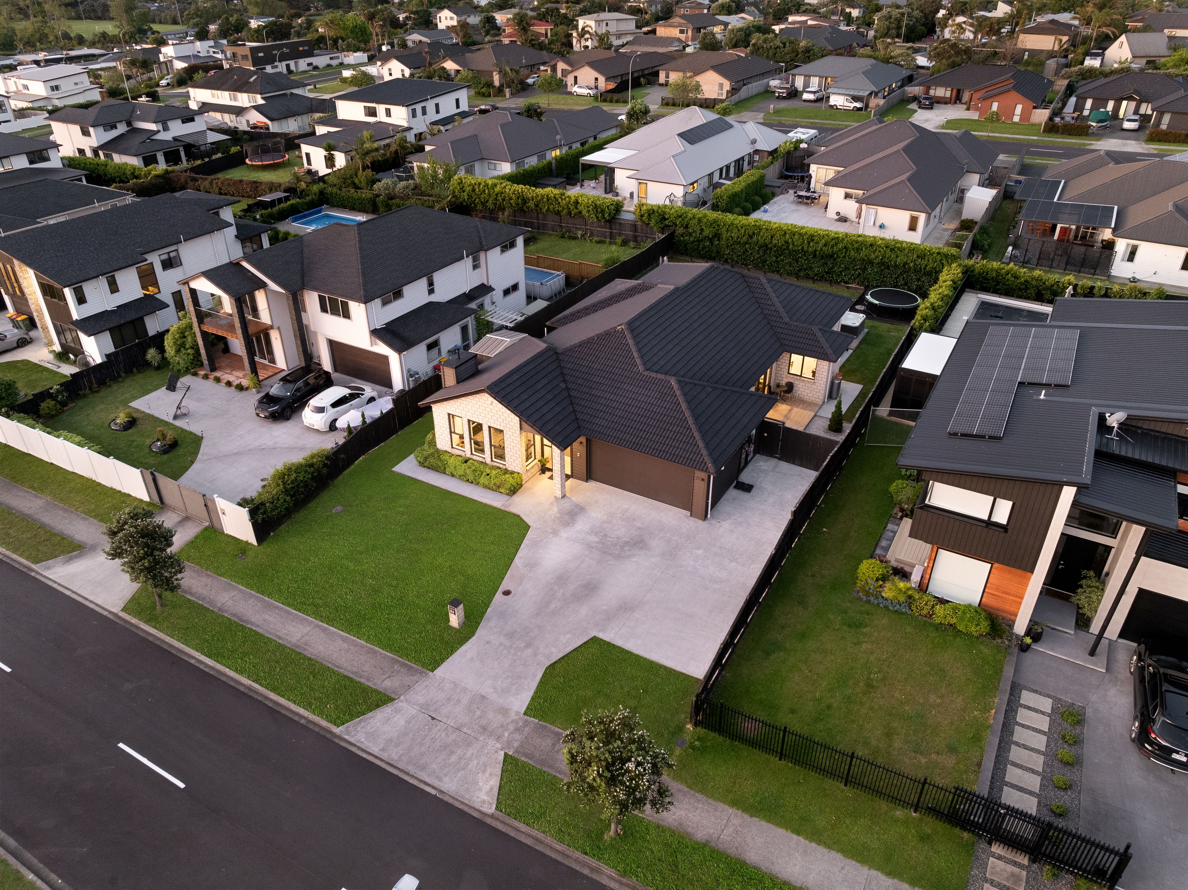 58 Eighth View Avenue, Beachlands, Manukau City 2018 - Sold House - Ray ...