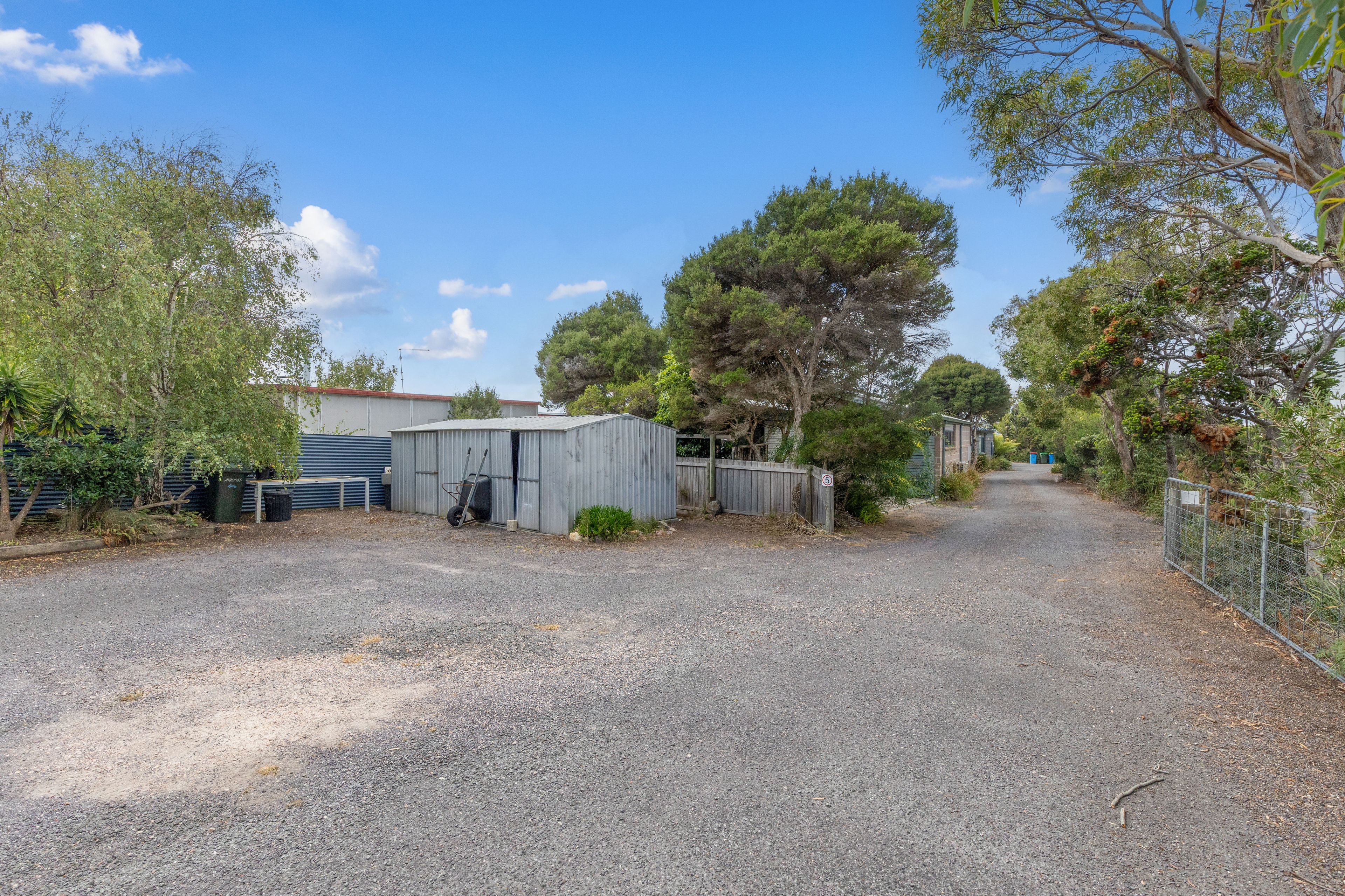 4/4 Alexander Street — photo 18 of 22