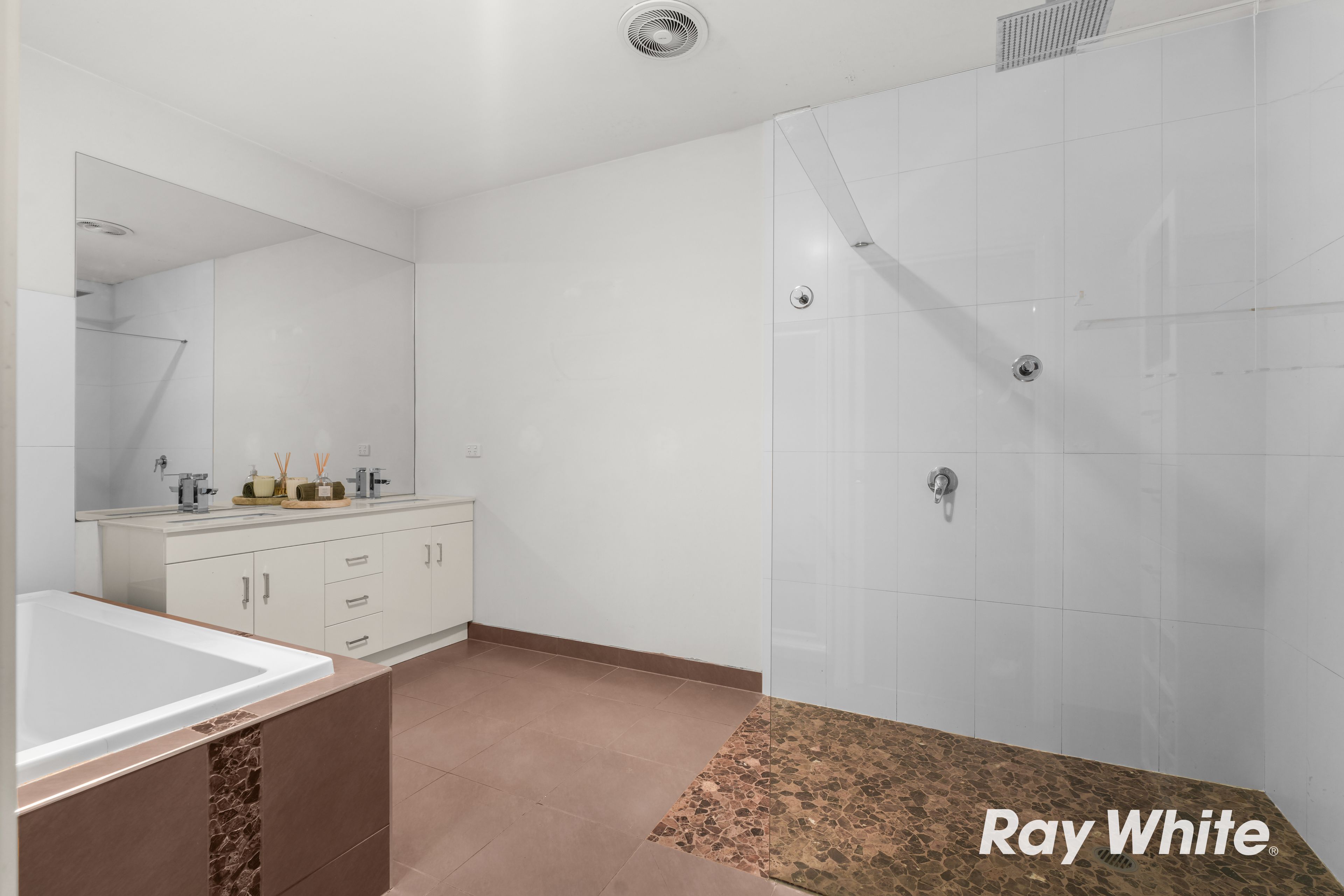 95-105 Lords Road — photo 16 of 29