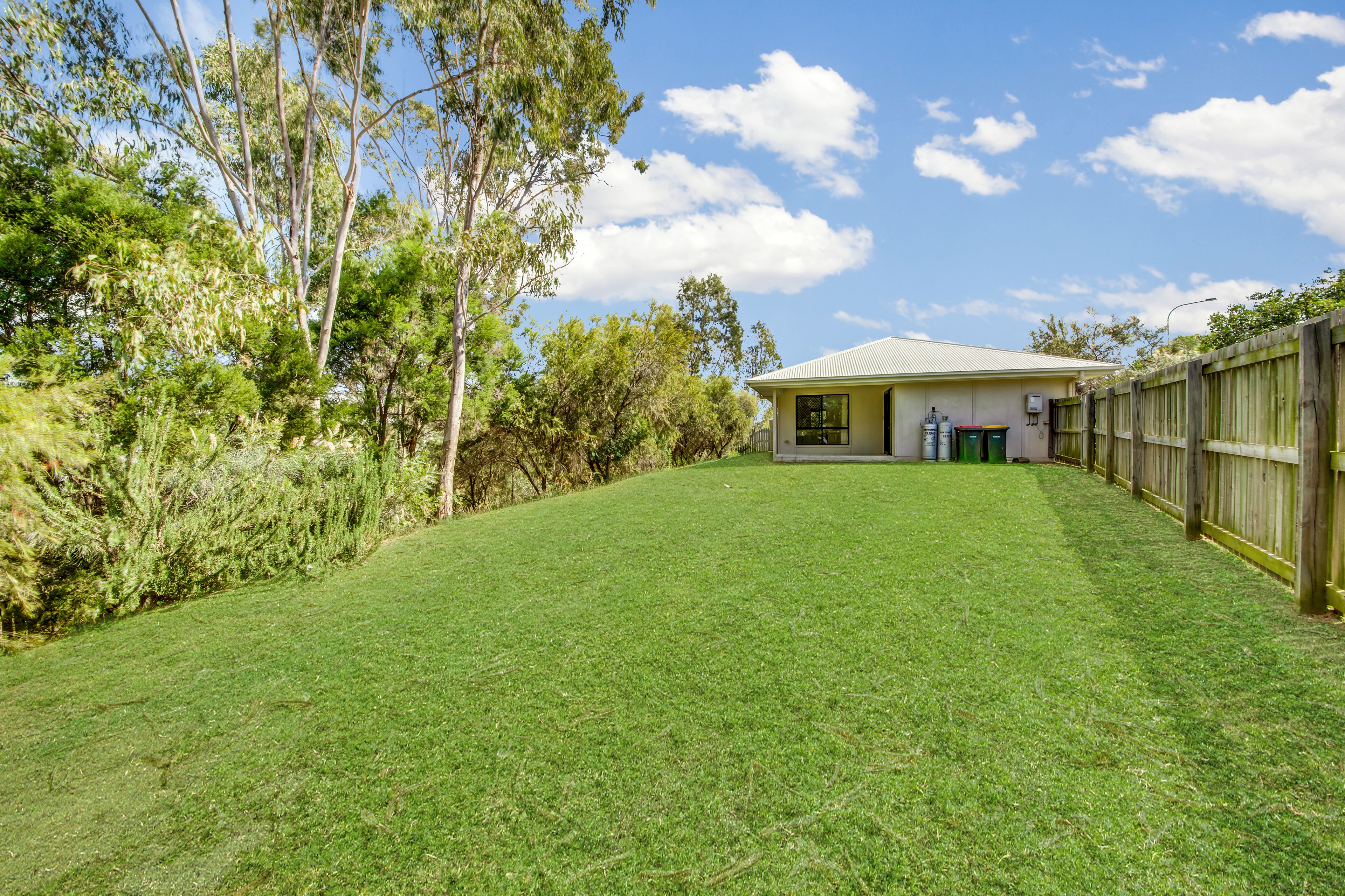 40 Stoneybrook Drive, Glen Eden, QLD 4680