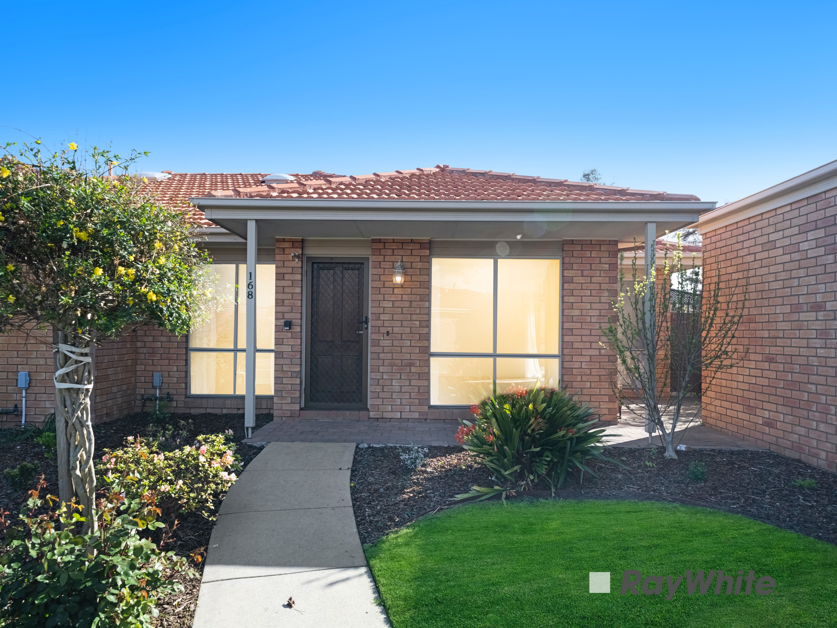 168/2 Rochester Parade, Cranbourne East, VIC 3977