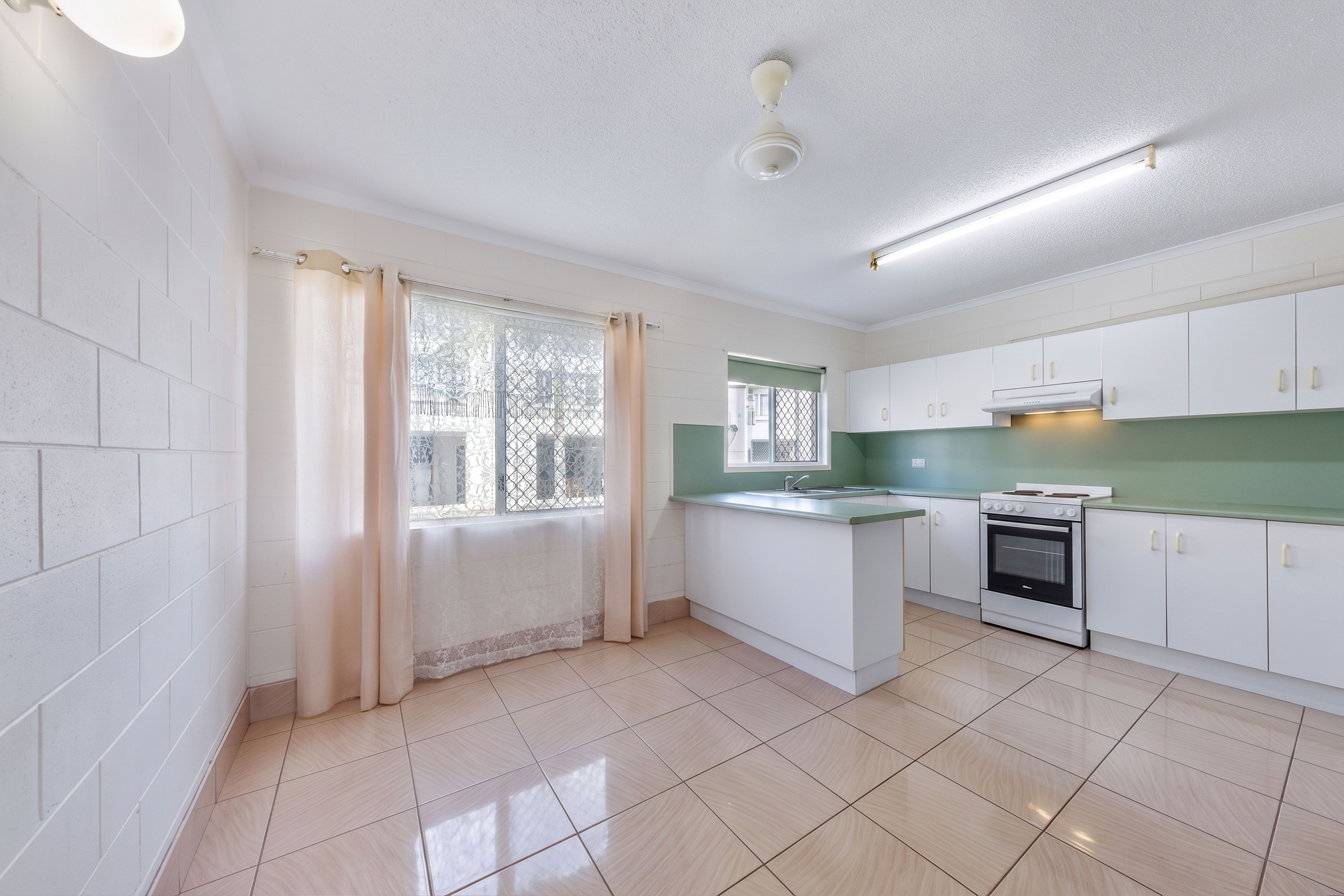 39/3 Eshelby Drive — photo 10 of 11