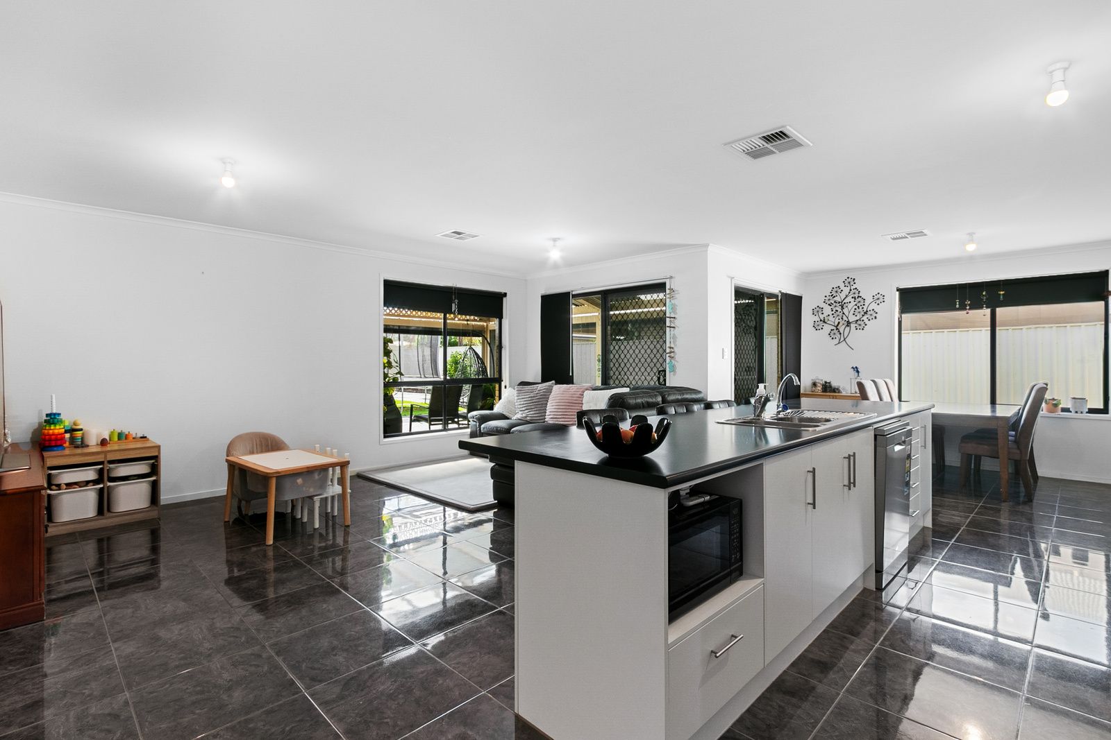 5 George Street — photo 7 of 30