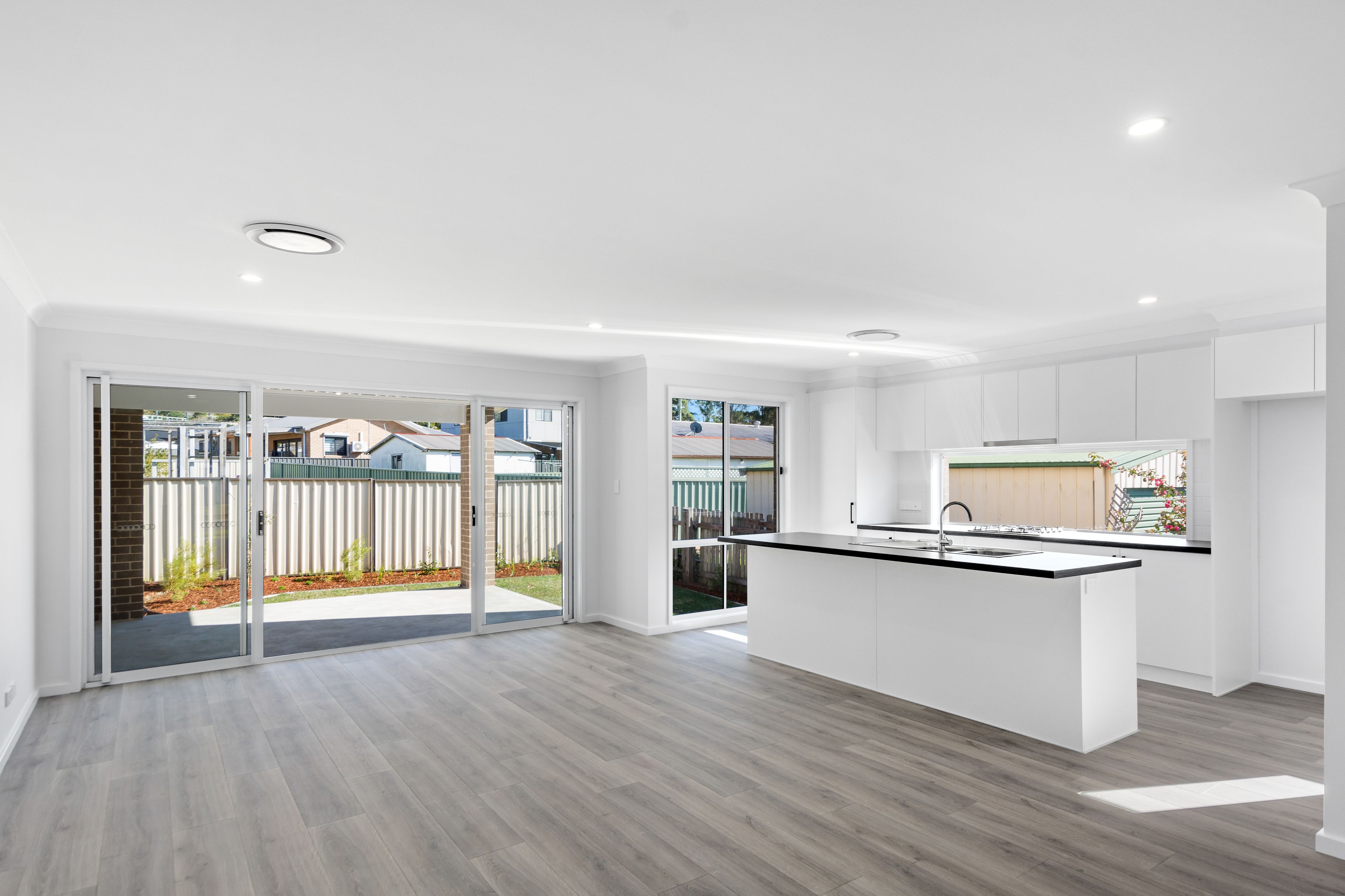 26 Orana Parade, Unanderra, NSW 2526