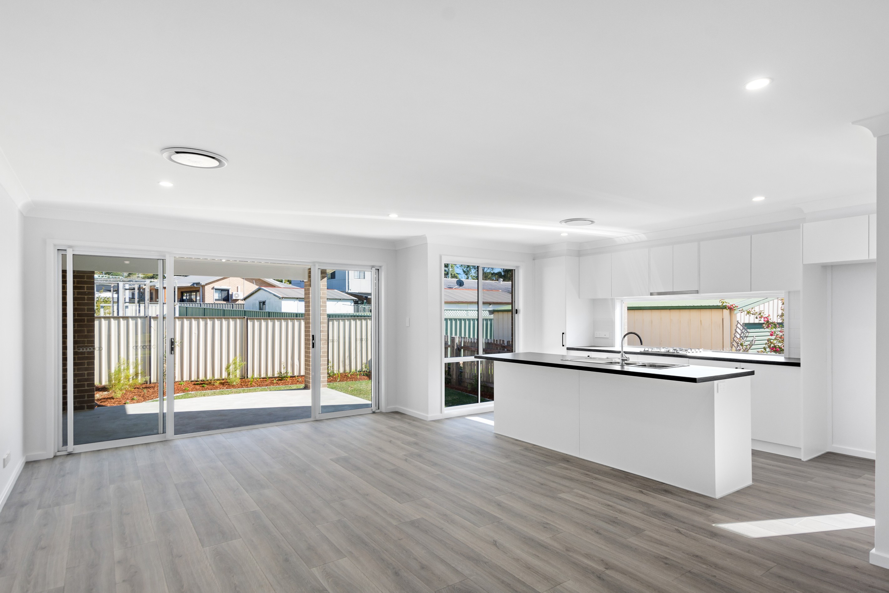 26 Orana Parade, Unanderra, NSW 2526